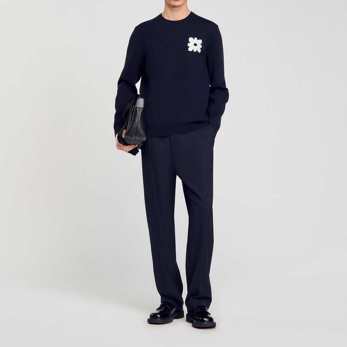 Photo produit Pull à détail fleur numéro 0