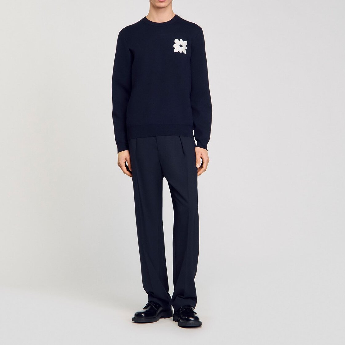 Photo produit Pull à détail fleur numéro 1