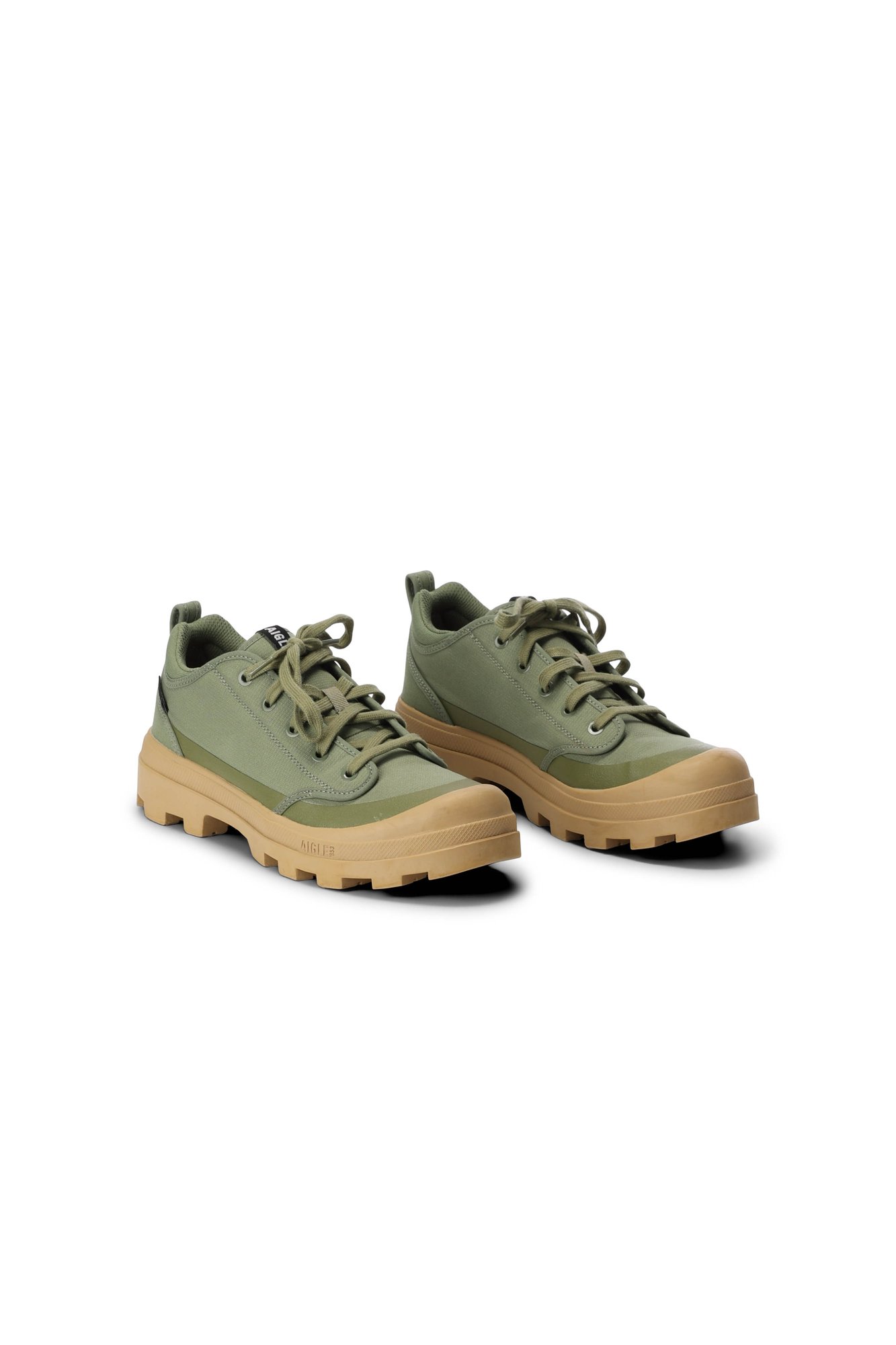 L'iconique chaussure de marche Aigle en polyester recyclé, version basse Aigle seconde main photo 1