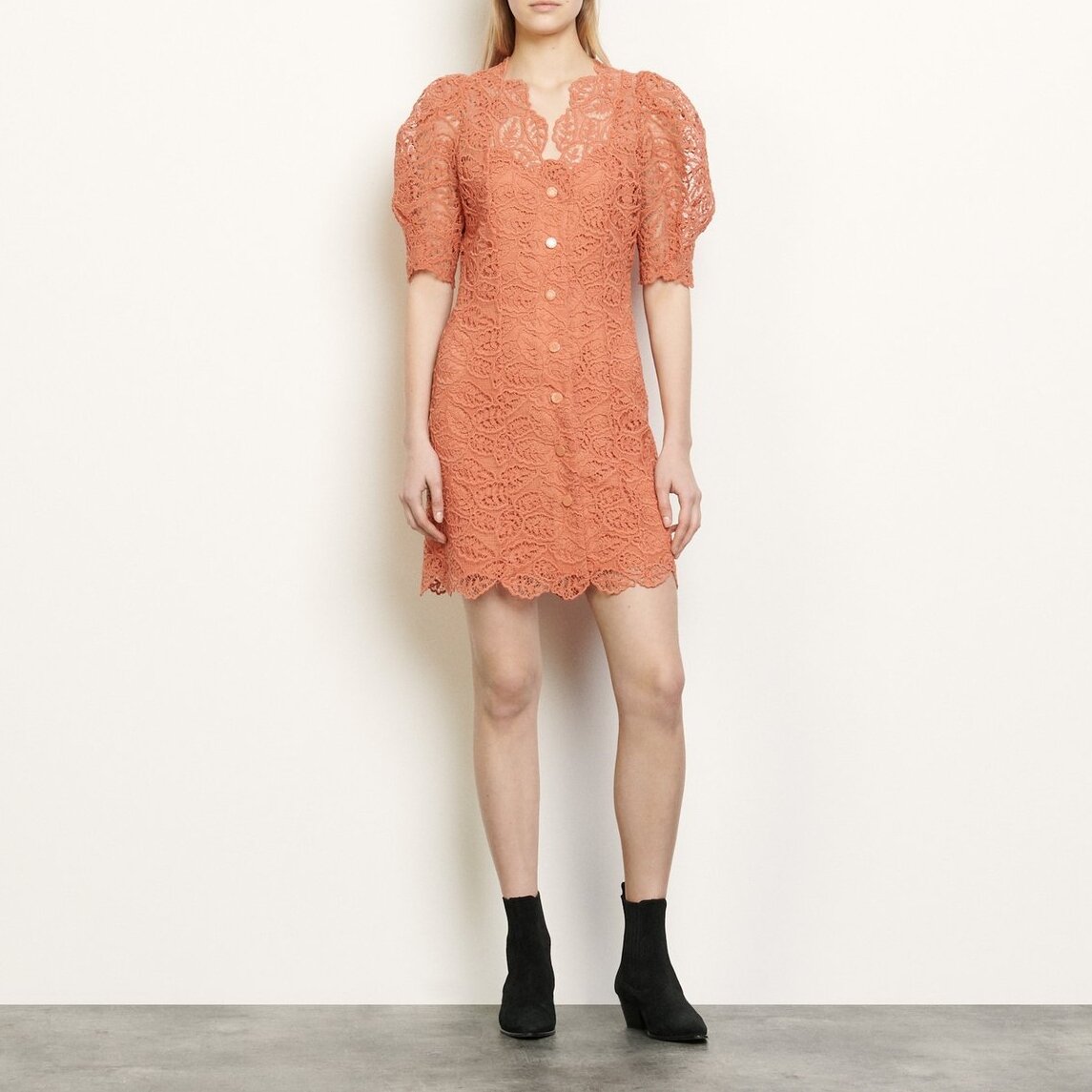 Robe Manteau en dentelle Sandro seconde main photo 4