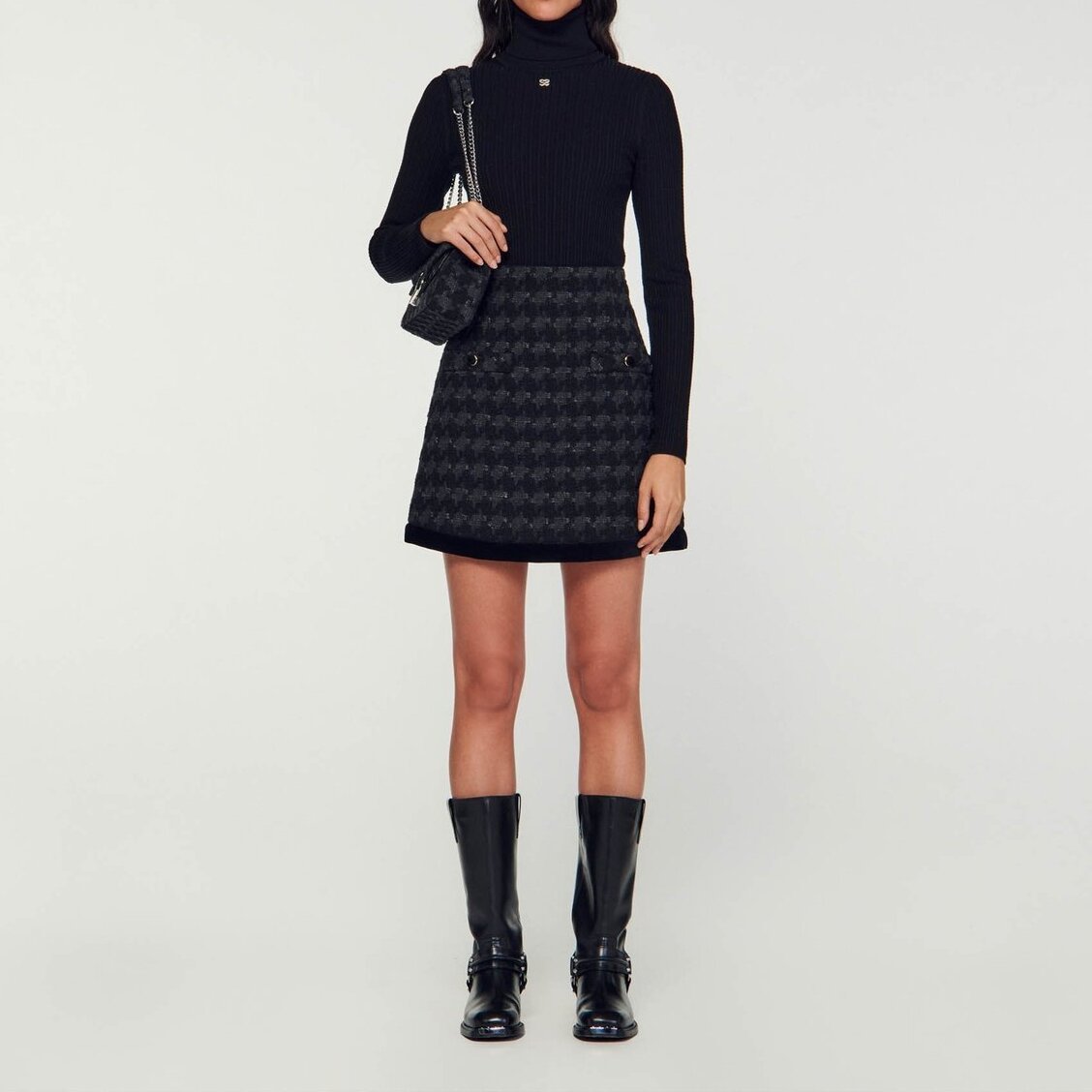 Jupe courte en tweed pied-de-coq Sandro seconde main photo 2