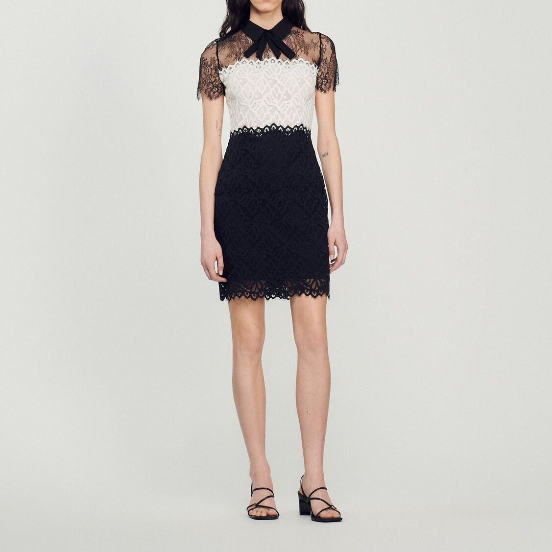Robe en dentelle bi-couleur Sandro seconde main photo 2