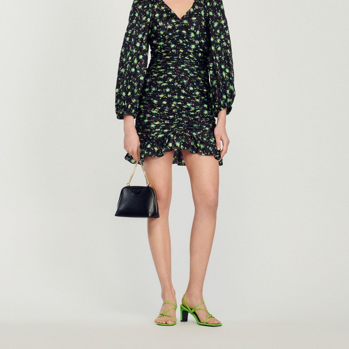 Kurzes gerafftes Kleid mit Blumenprint Sandro Second-Hand photo 2