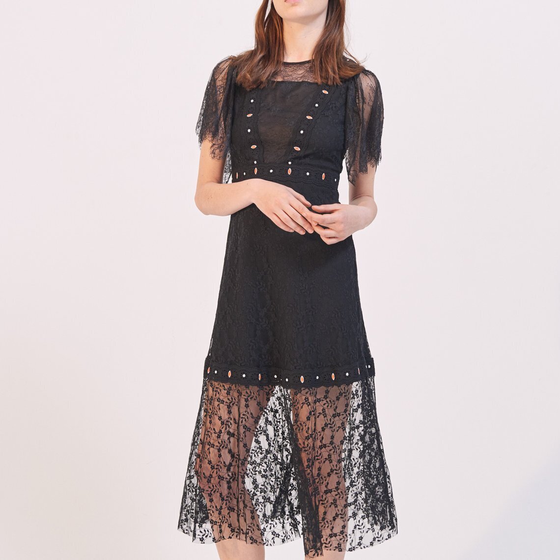 Robe en dentelle & pierres collées Sandro seconde main photo 1