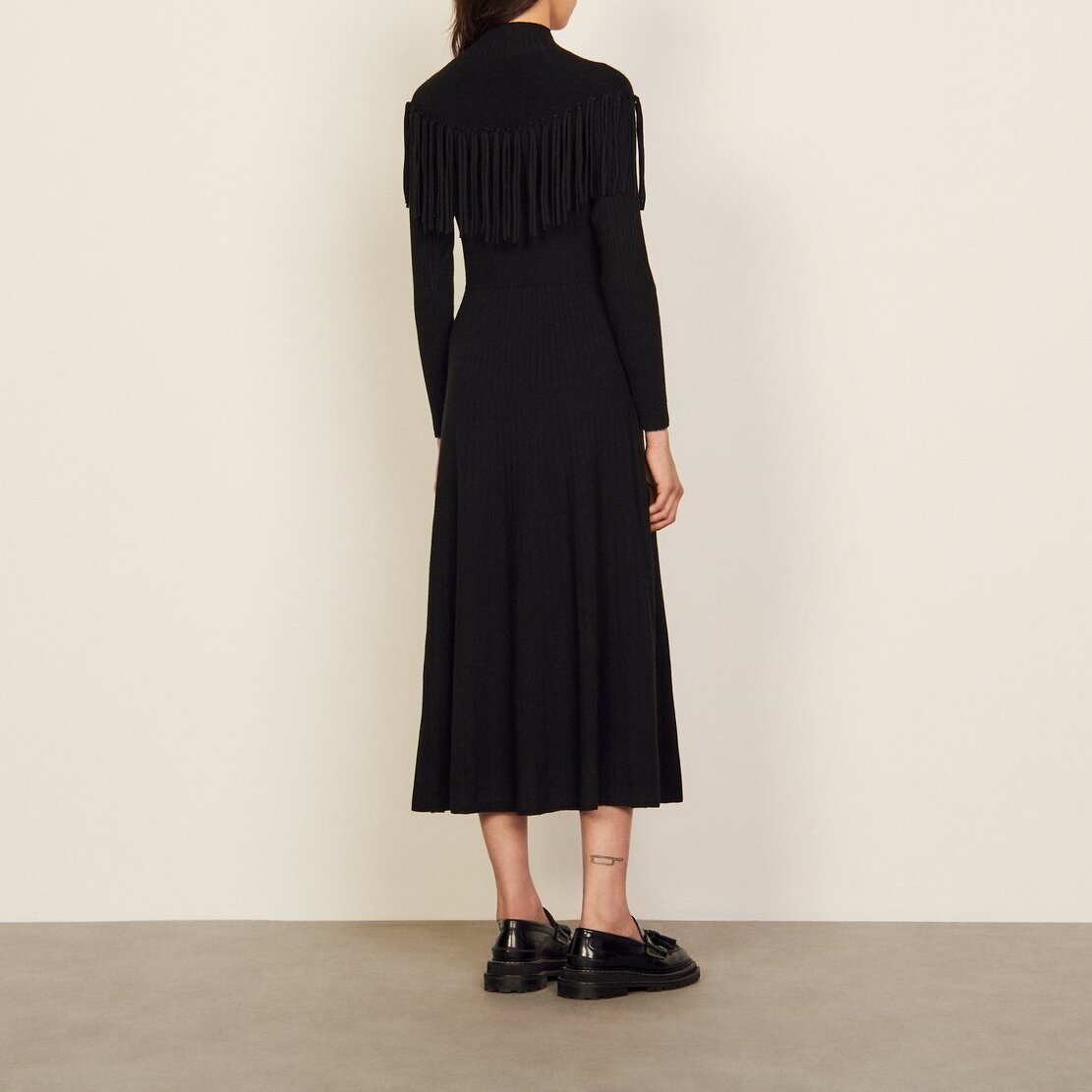 Robe Noir Sandro seconde main photo 3