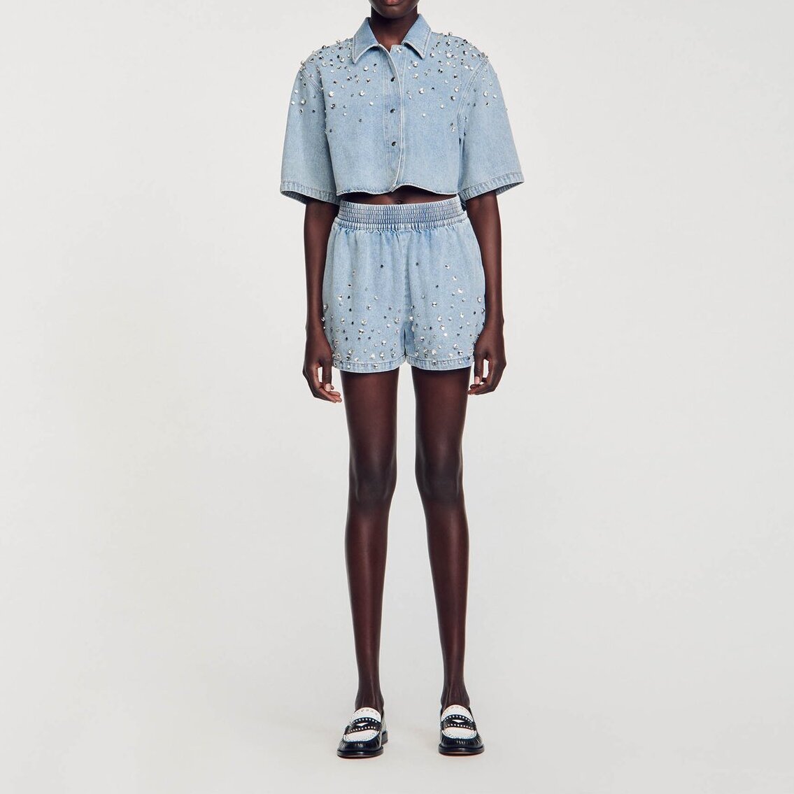 Short large en denim orné de strass Sandro seconde main photo 3