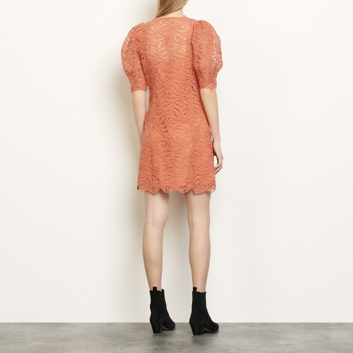 Robe Manteau en dentelle Sandro seconde main photo 2