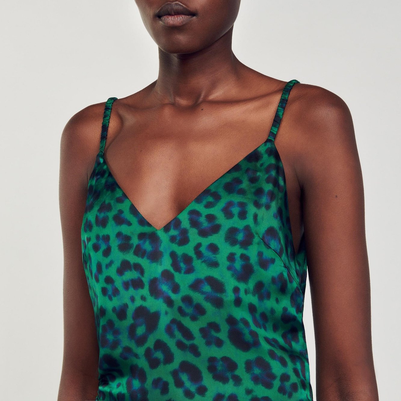 Kleid mit Schlitz und Leopardenprint Sandro Second-Hand photo 4