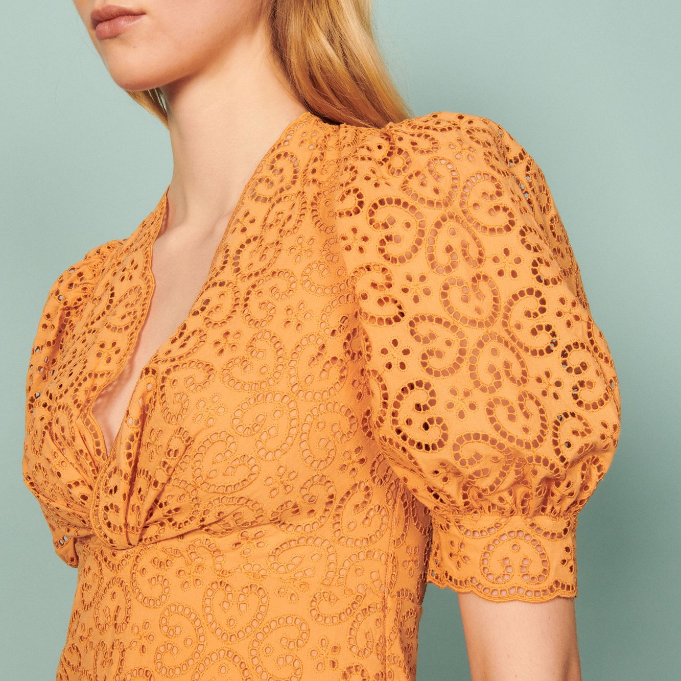 Short broderie anglaise dress Sandro second-hand photo 5
