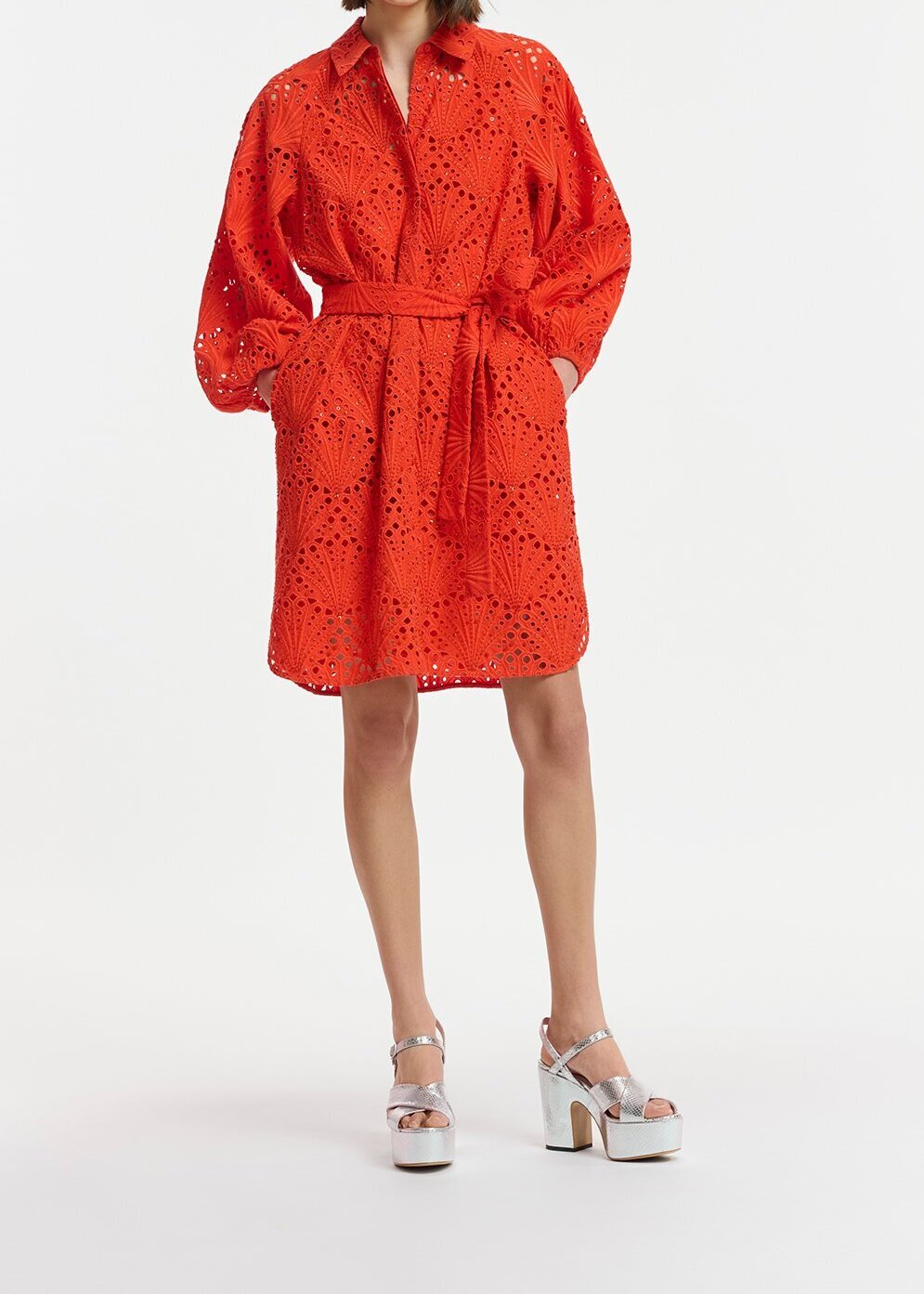 Robe longueur genou en broderie anglaise rouge RE—SSENTIEL seconde main photo 3