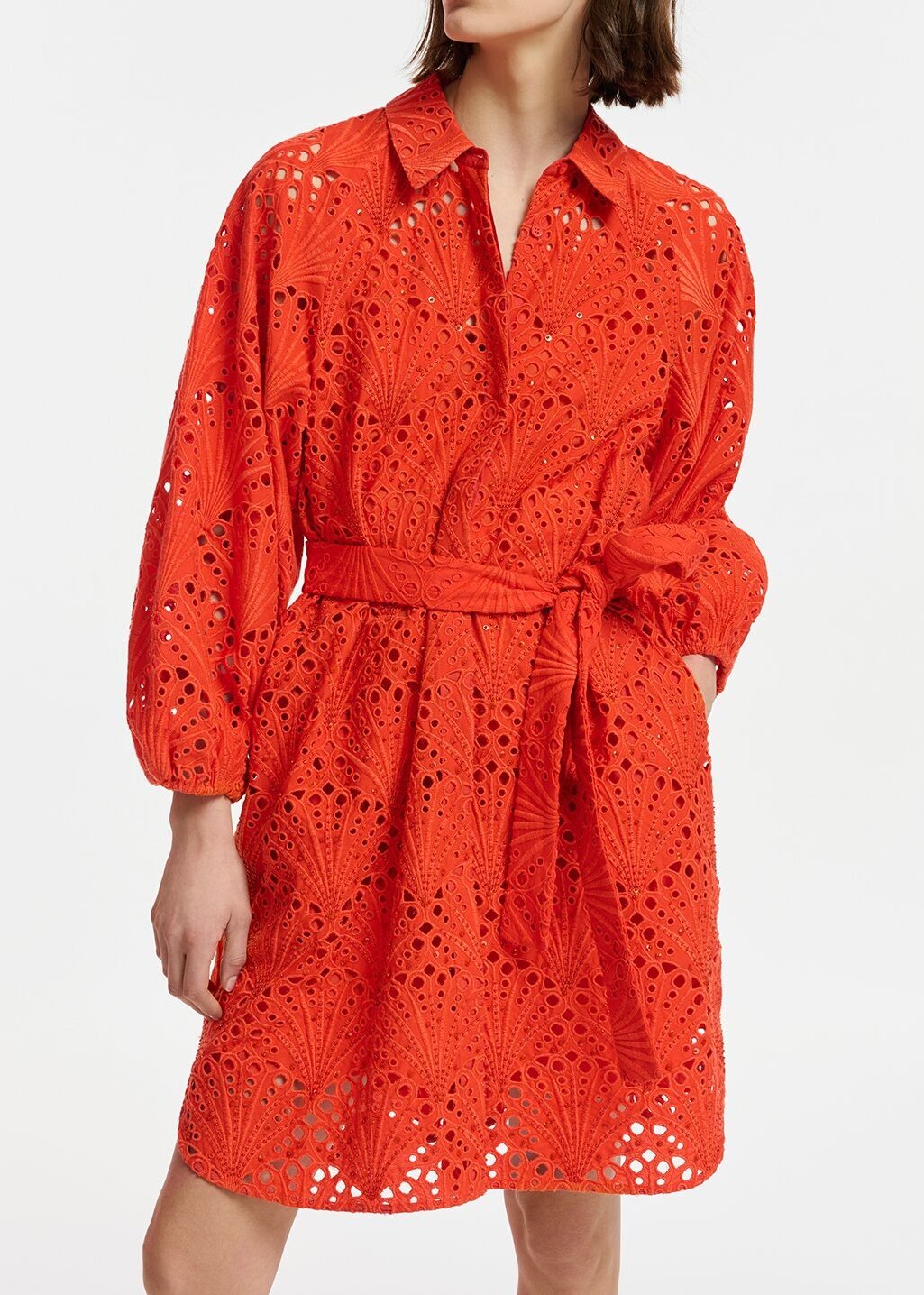 Robe longueur genou en broderie anglaise rouge RE—SSENTIEL seconde main photo 4