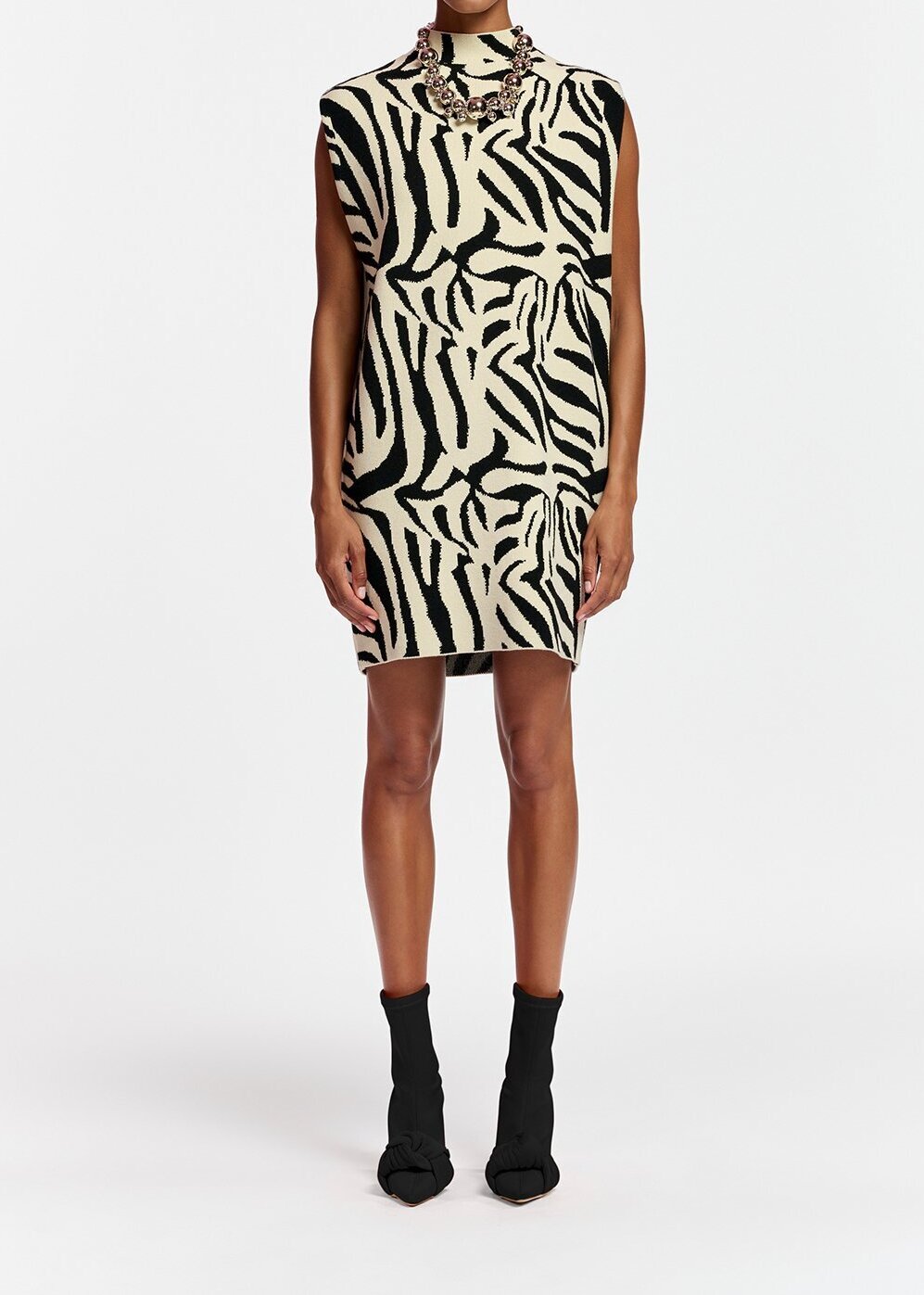 Off-white and black zebra jacquard-knitted dress RE—SSENTIEL second-hand photo 3