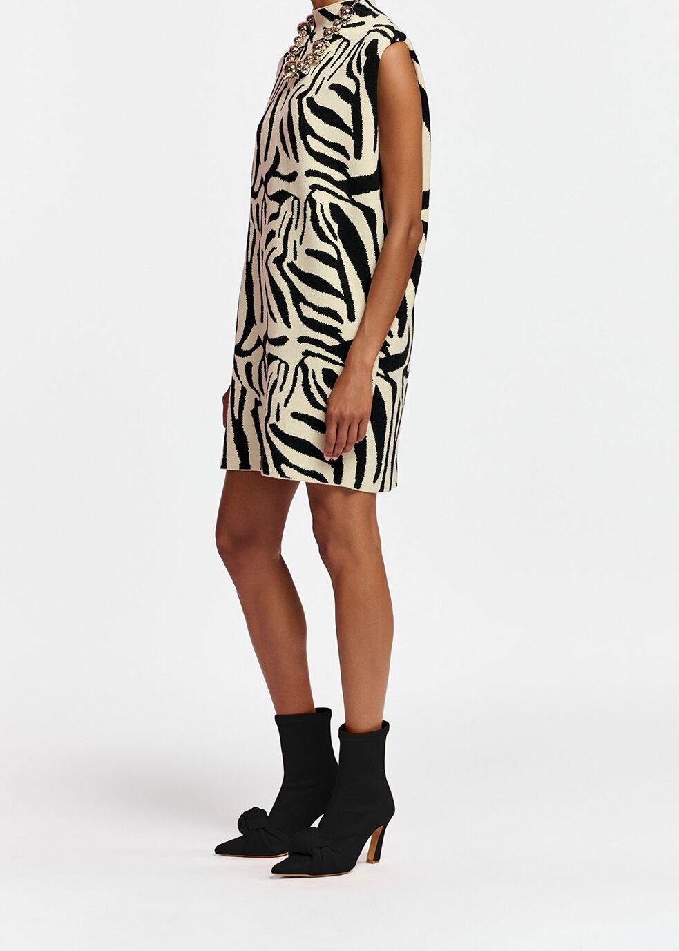 Off-white and black zebra jacquard-knitted dress RE—SSENTIEL second-hand photo 4