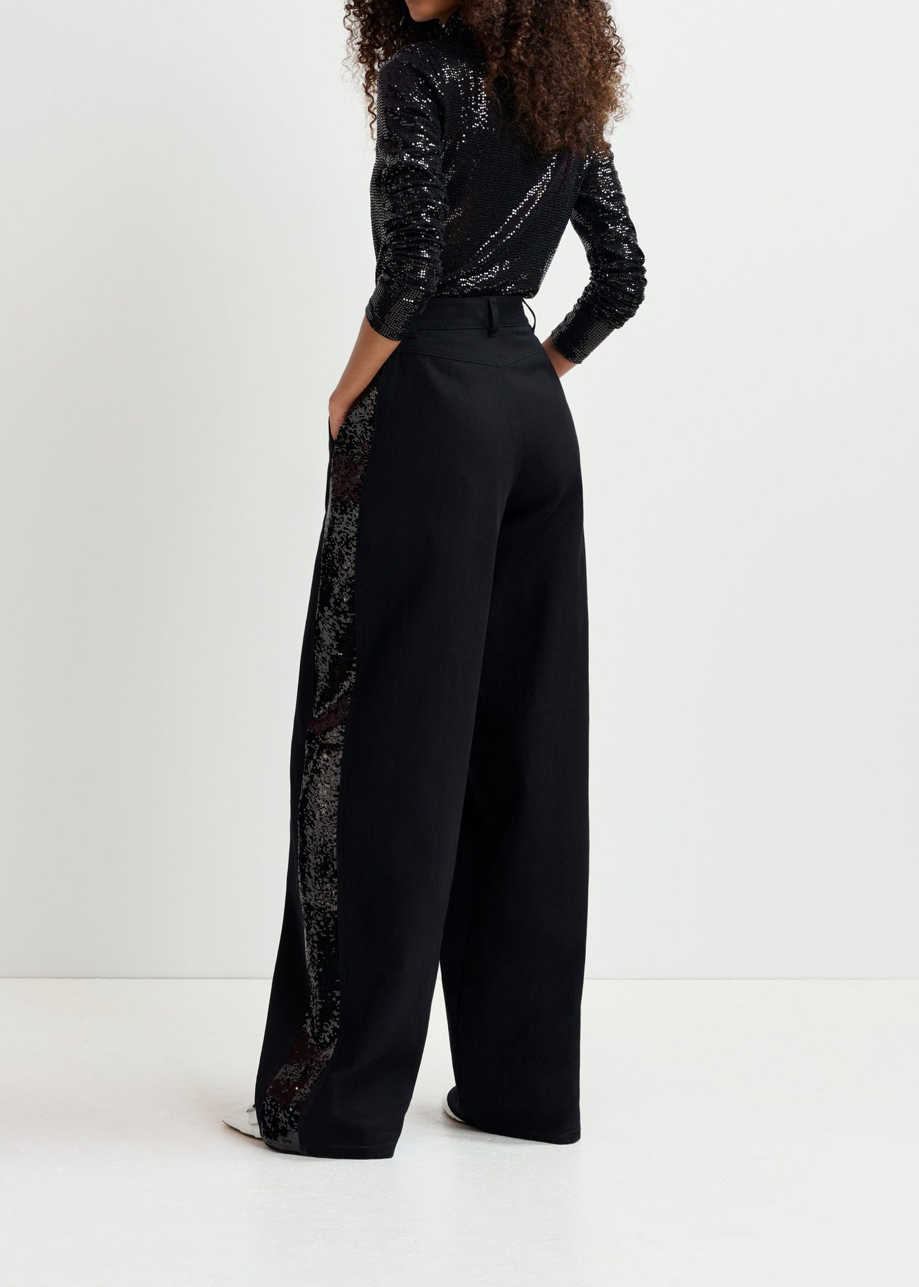 Zwarte katoenen broek met streepmotief van pailletten - 25 year exclusive RE—SSENTIEL tweedehands photo 7