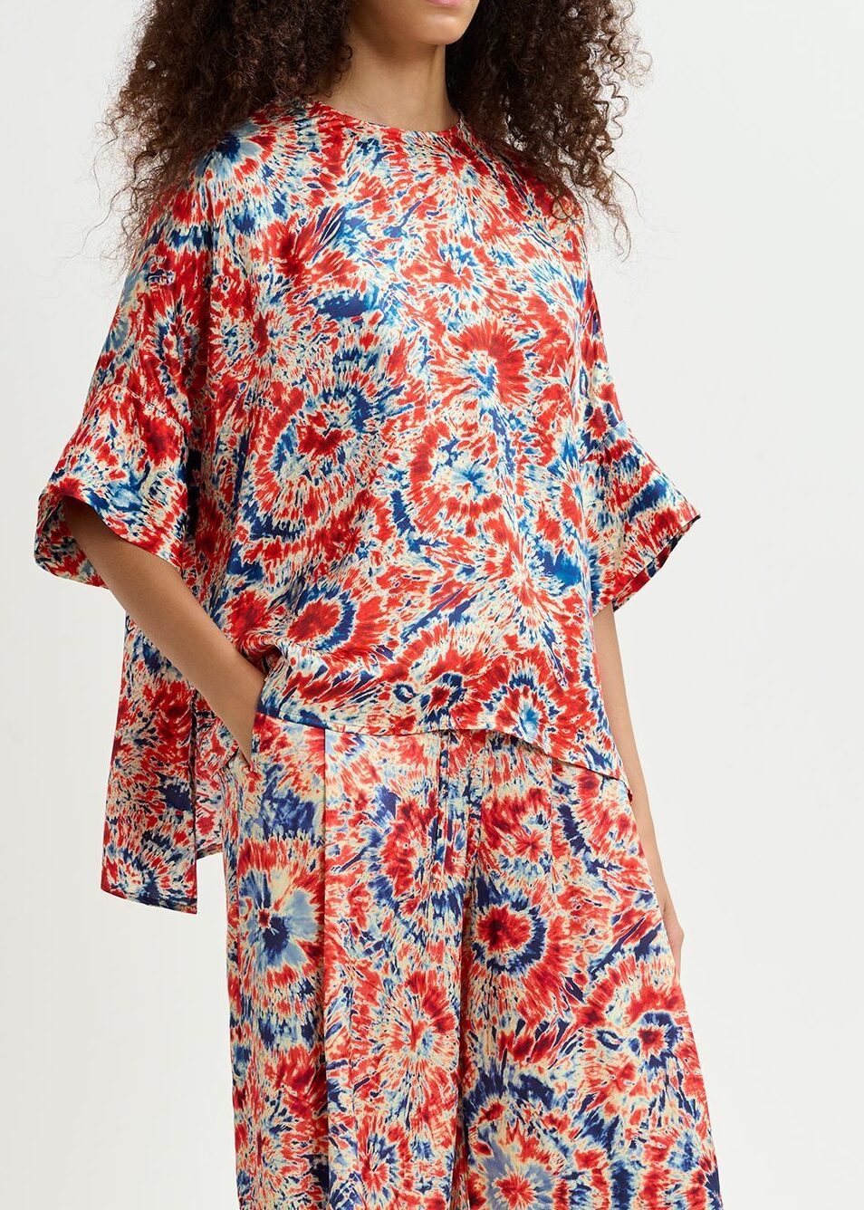 Red and blue tie-dye printed oversized top RE—SSENTIEL second-hand photo 4