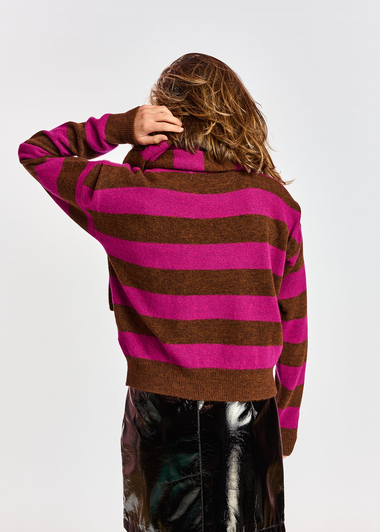 Pull à  rayures brun et fuchsia RE—SSENTIEL seconde main photo 3