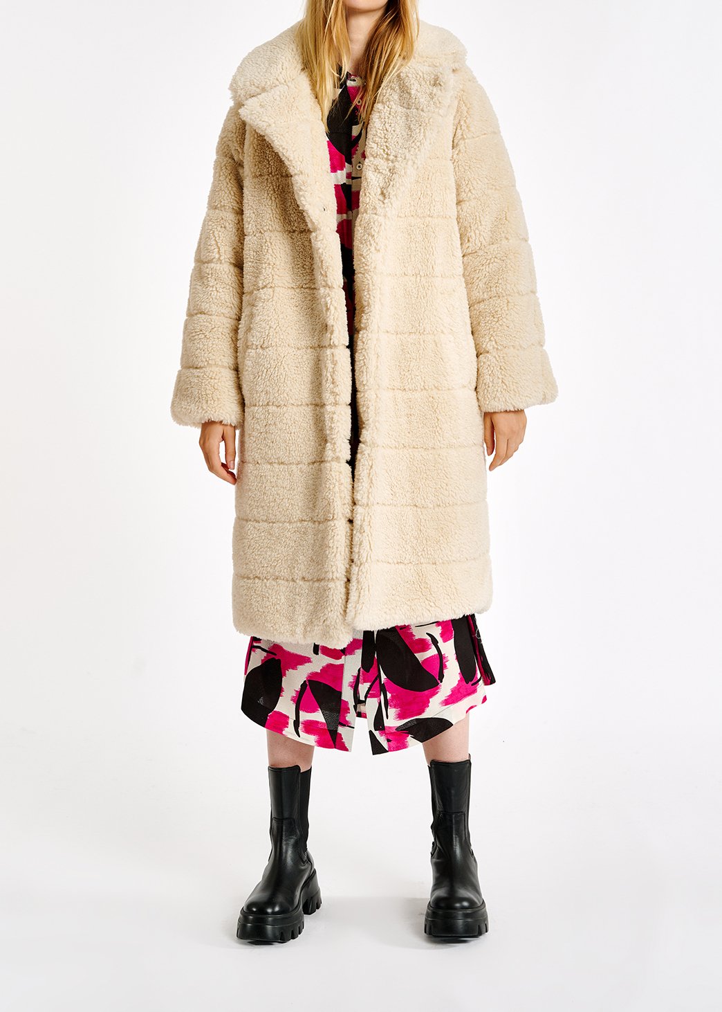 Off-white faux fur puffer coat RE—SSENTIEL second-hand photo 4
