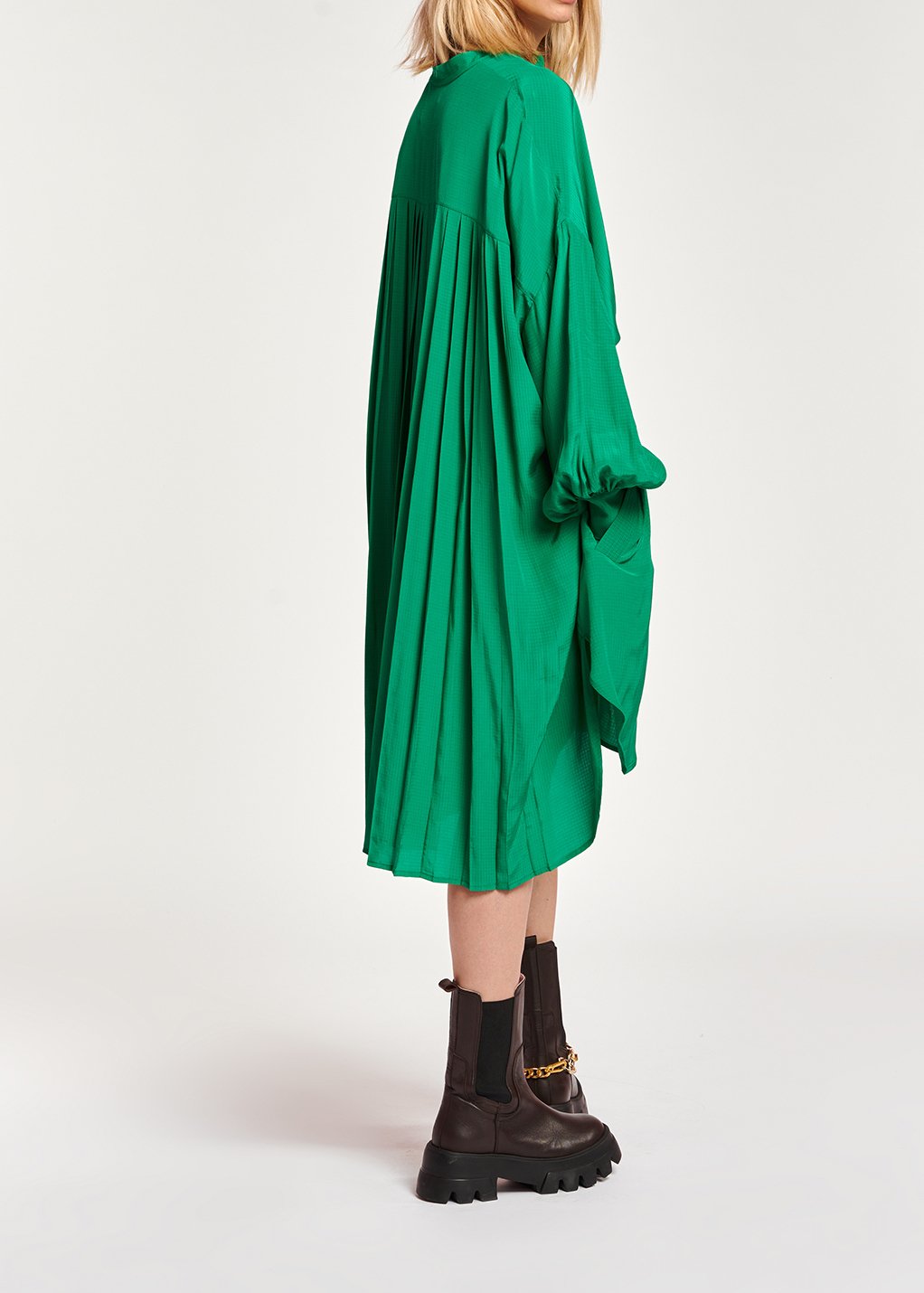 Green relaxed-fit shirt dress with plissé backside RE—SSENTIEL second-hand photo 6