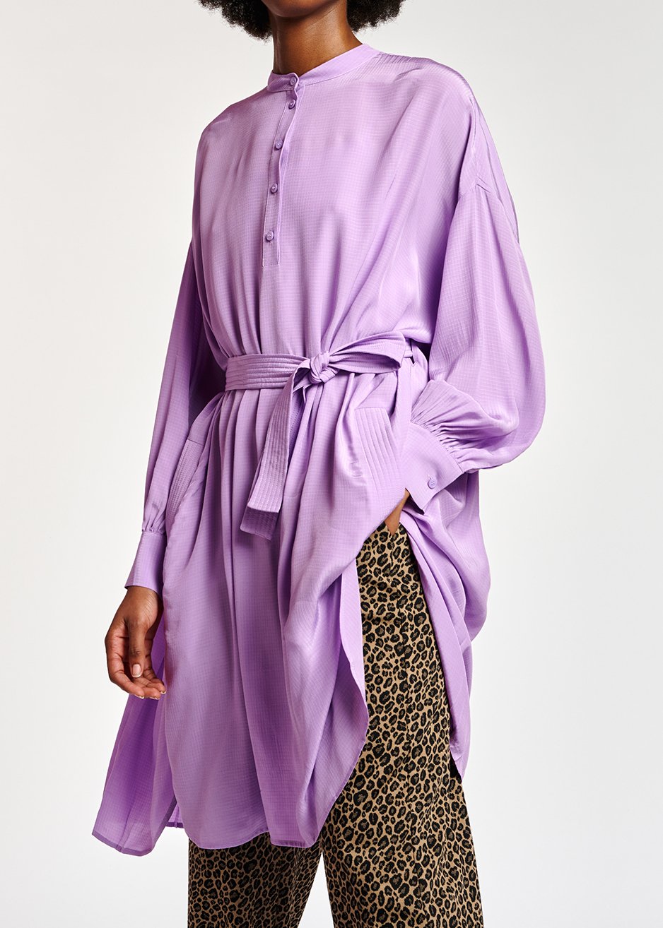 Robe chemise lilas au dos plissé RE—SSENTIEL seconde main photo 3
