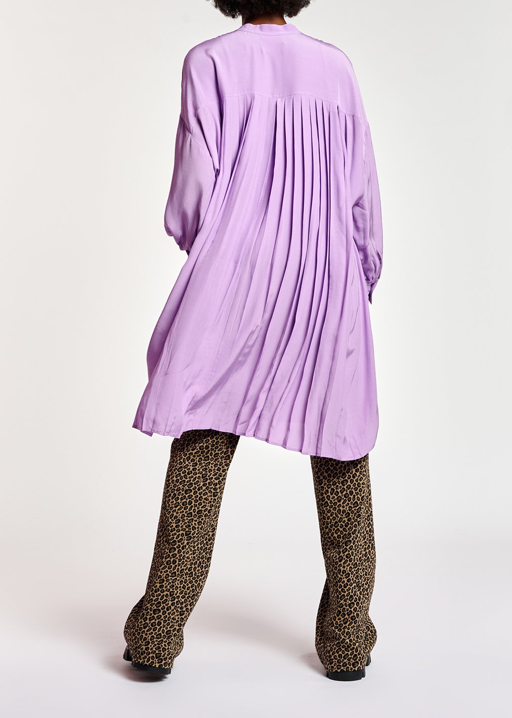Robe chemise lilas au dos plissé RE—SSENTIEL seconde main photo 4