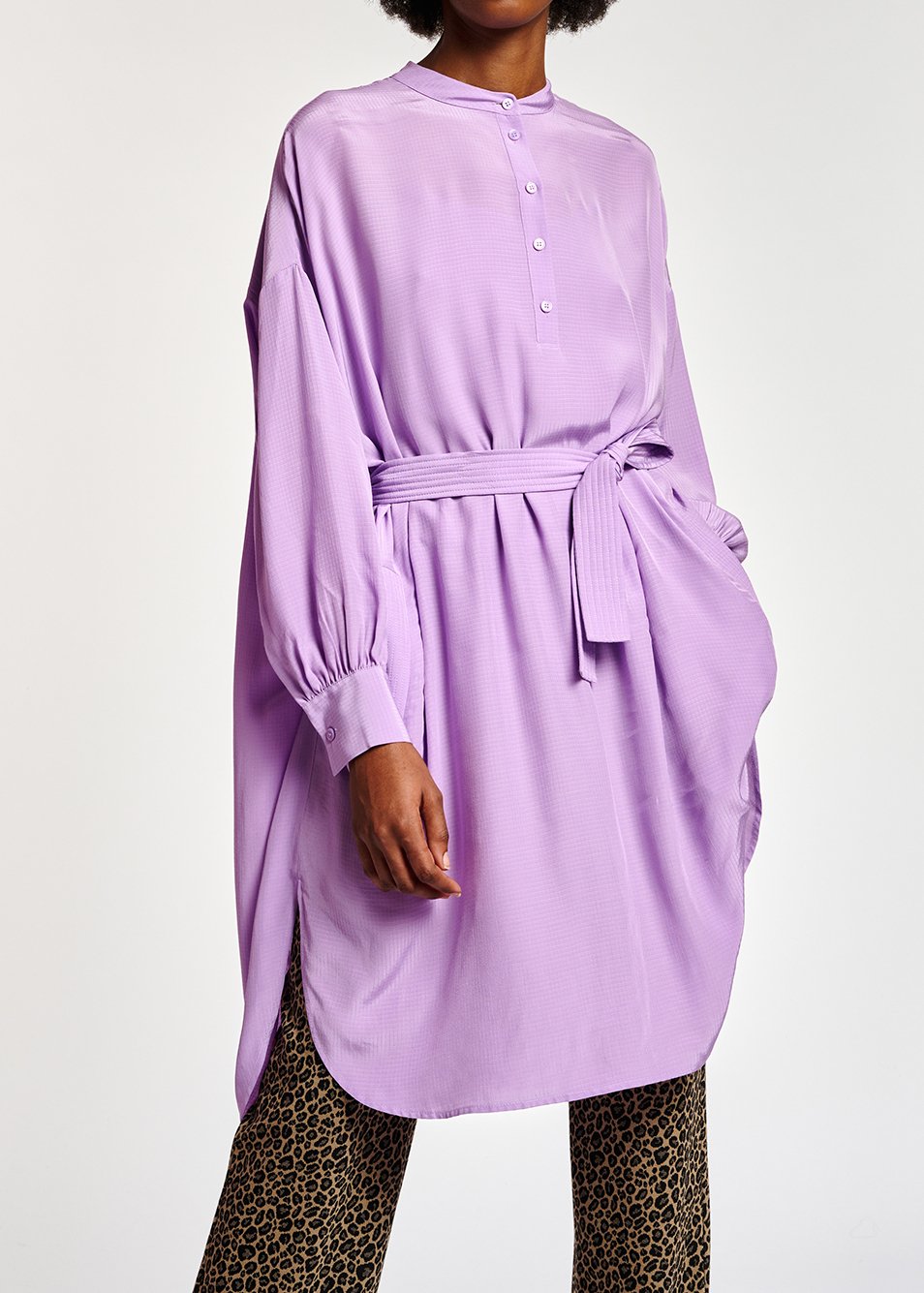Robe chemise lilas au dos plissé RE—SSENTIEL seconde main photo 5