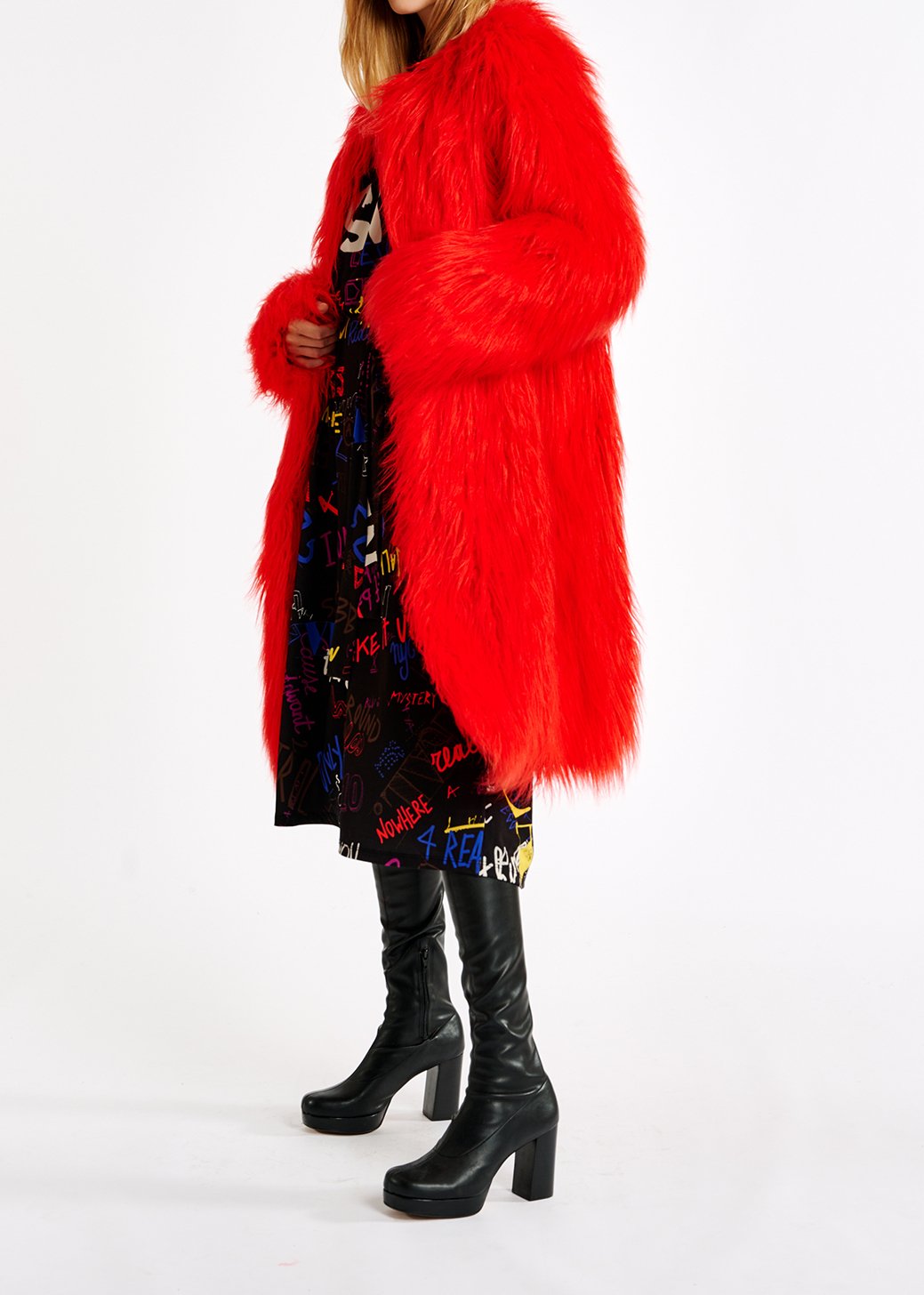 Rode oversized mantel van faux fur RE—SSENTIEL tweedehands photo 8