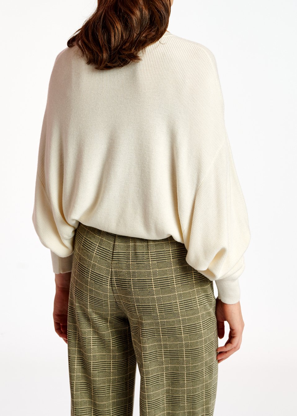 Gebroken witte trui met oversized snit RE—SSENTIEL tweedehands photo 4