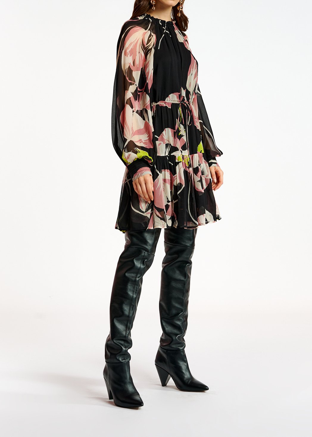 Zwarte mini-jurk met bloemenprint RE—SSENTIEL tweedehands photo 5