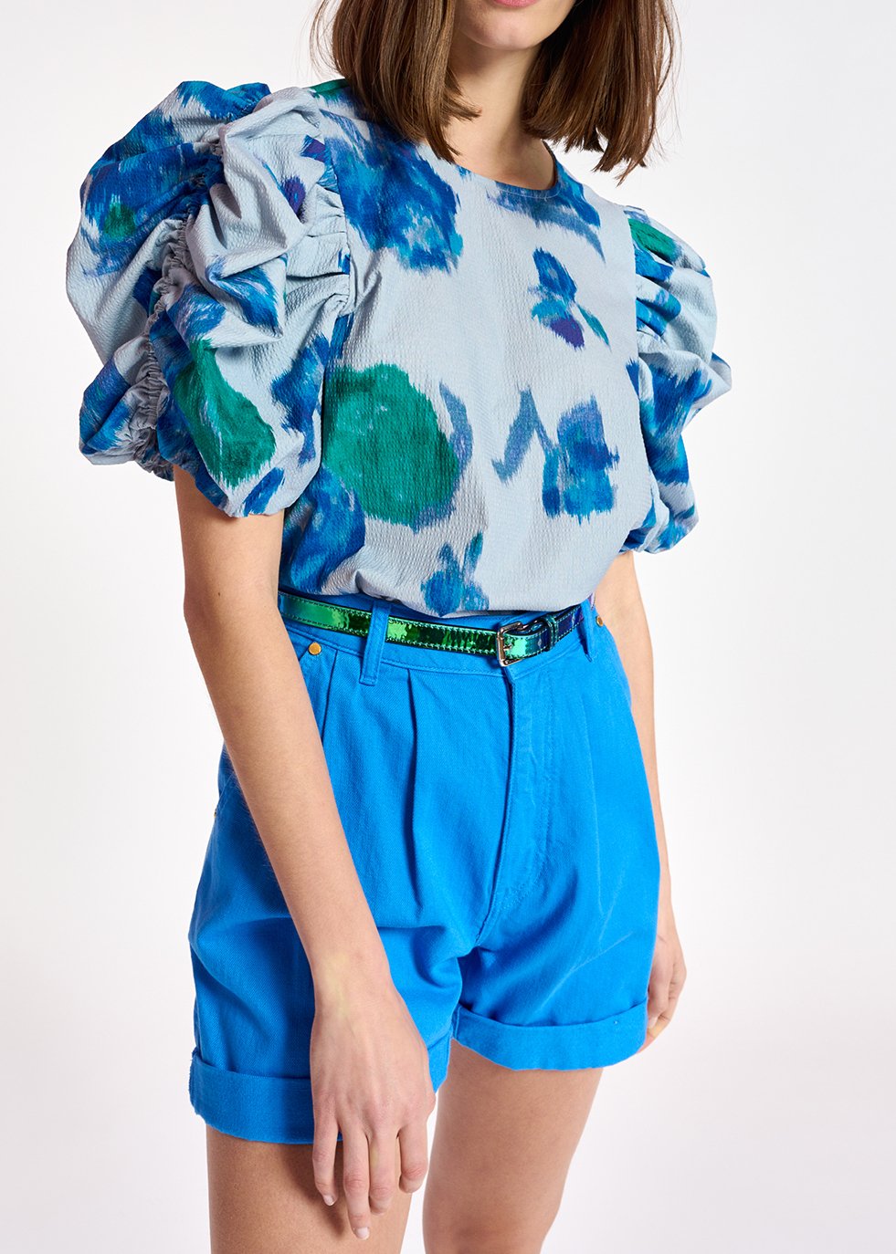 Light blue puffed sleeve top with floral print RE—SSENTIEL second-hand photo 3