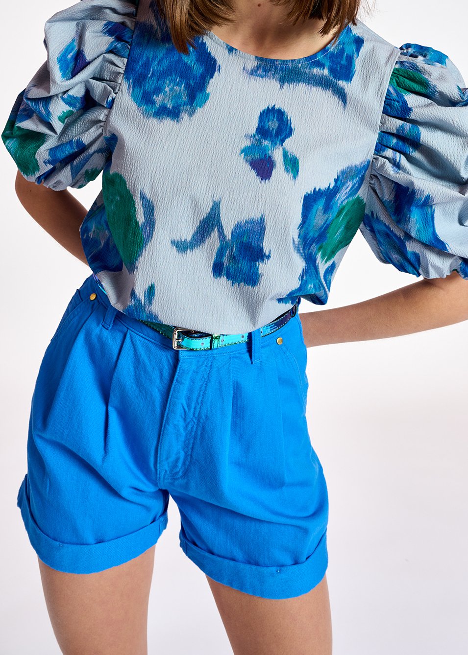 Light blue puffed sleeve top with floral print RE—SSENTIEL second-hand photo 6