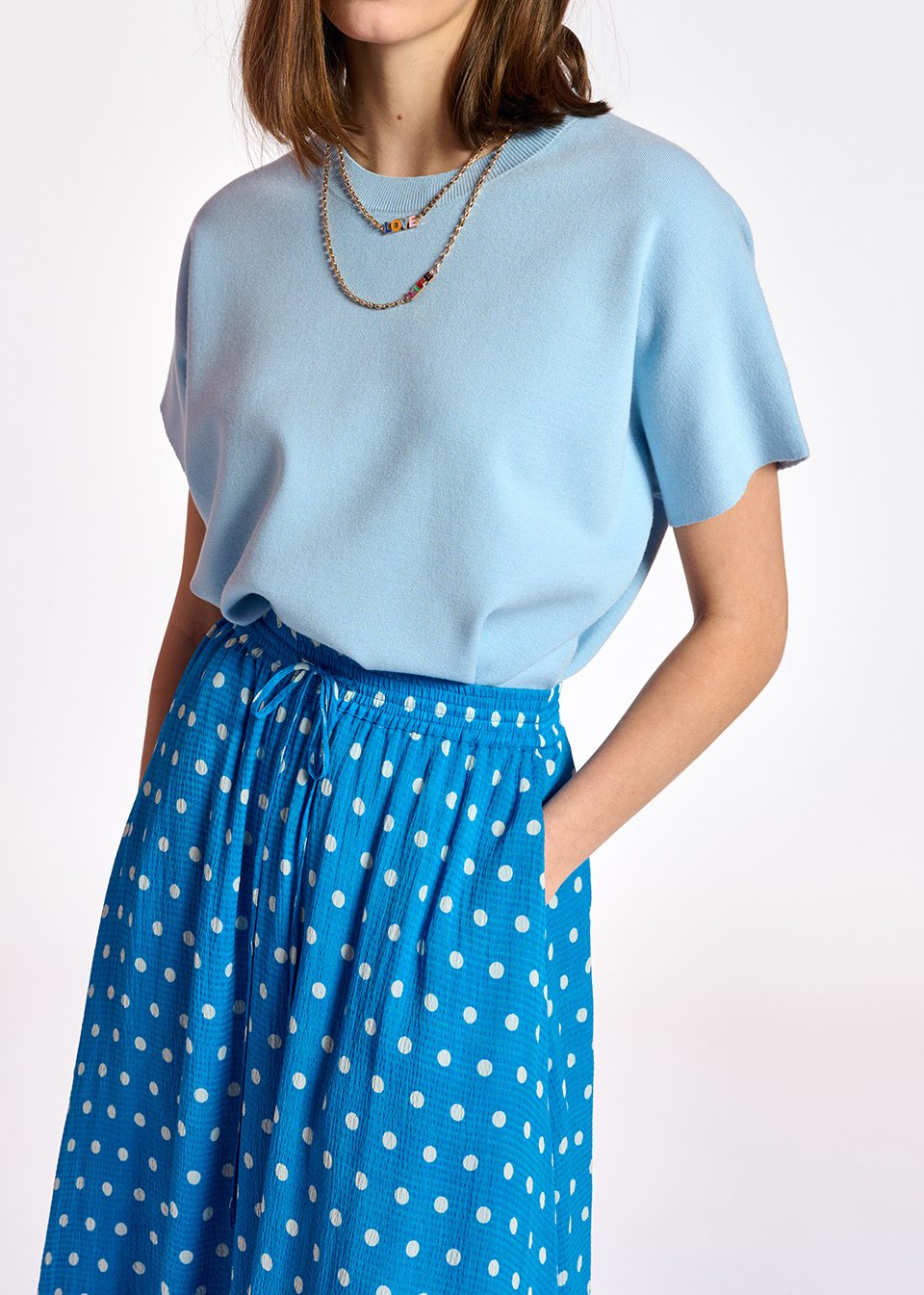 Jupe midi bleue à  pois blancs RE—SSENTIEL seconde main photo 8