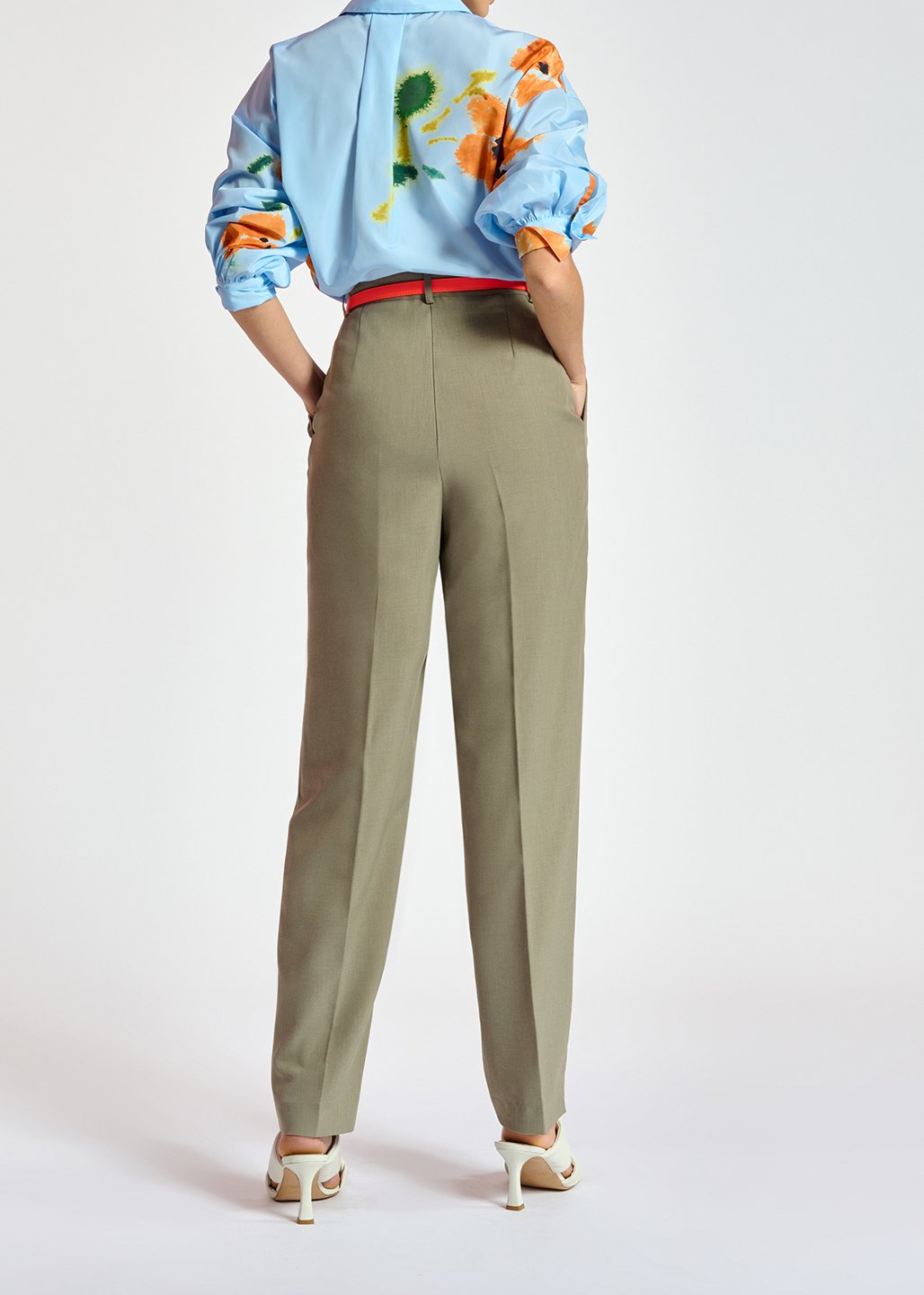 Kaki broek met toelopende pijpen RE—SSENTIEL tweedehands photo 4