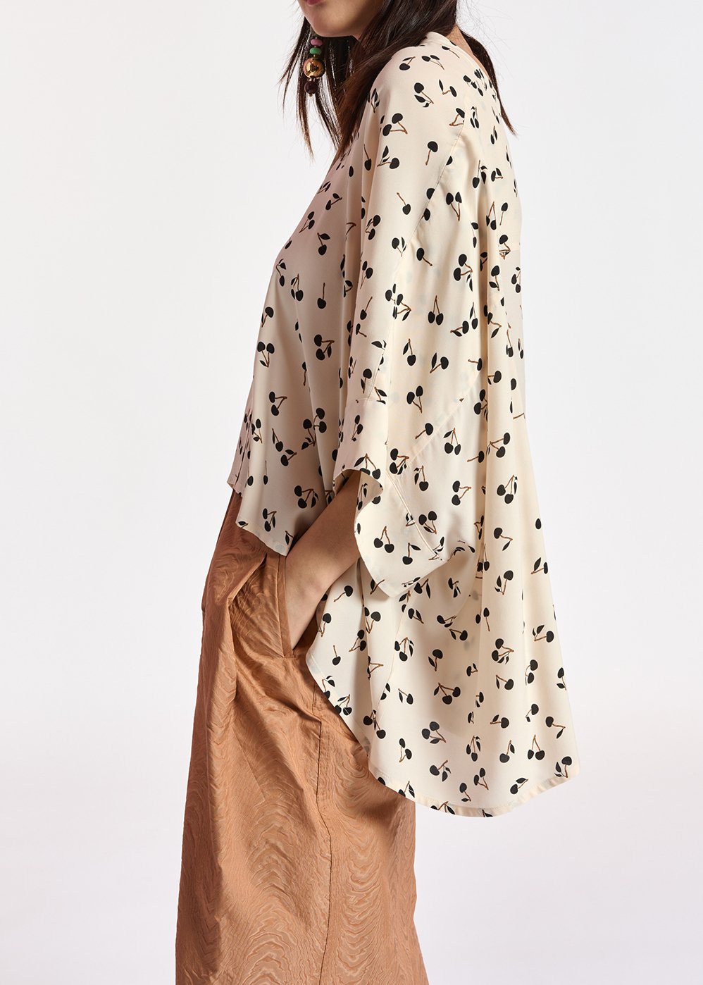 Top oversize cerises blanc cassé et noir RE—SSENTIEL seconde main photo 6