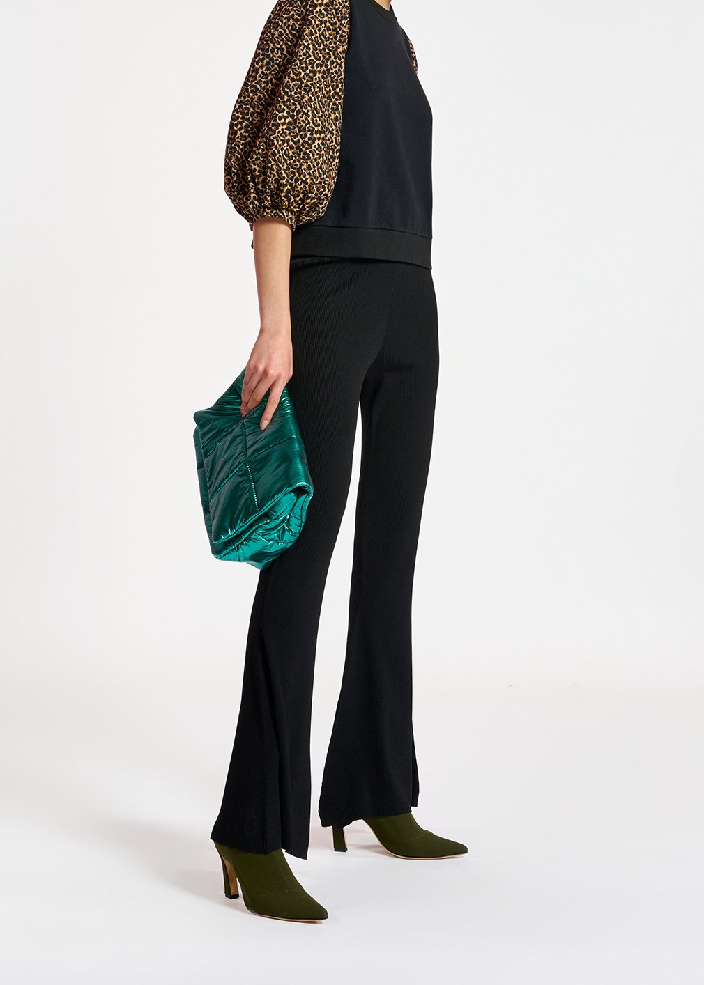 Pantalon évasé en tricot noir RE—SSENTIEL seconde main photo 4