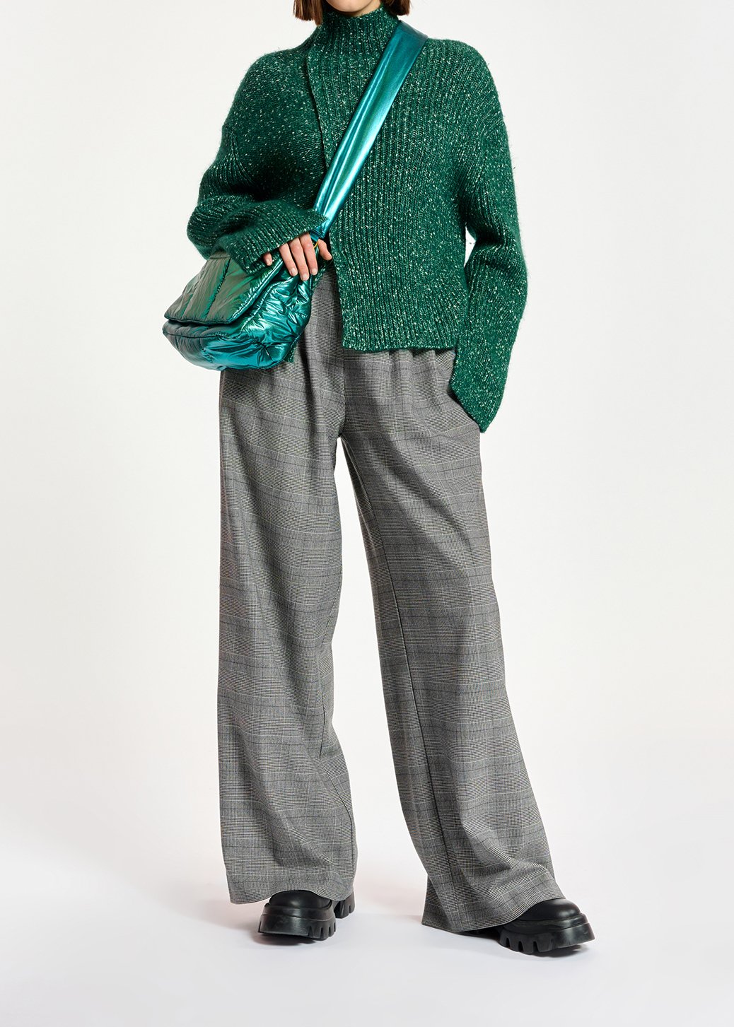 Grey wide-leg pants with check motif RE—SSENTIEL second-hand photo 4