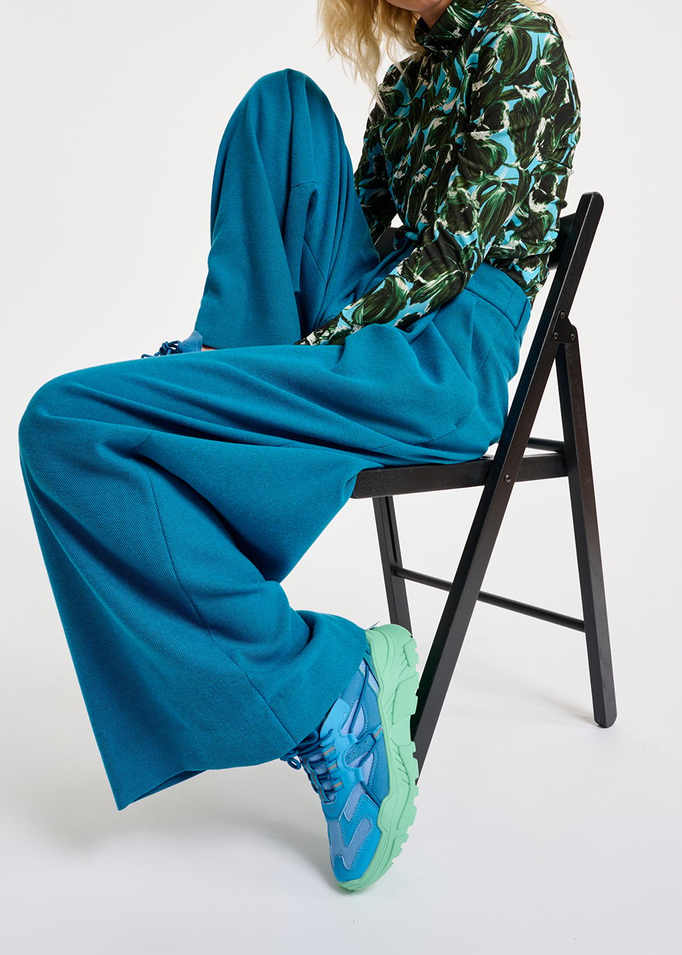 Blue and dark green leaf-print turtleneck top RE—SSENTIEL second-hand photo 7