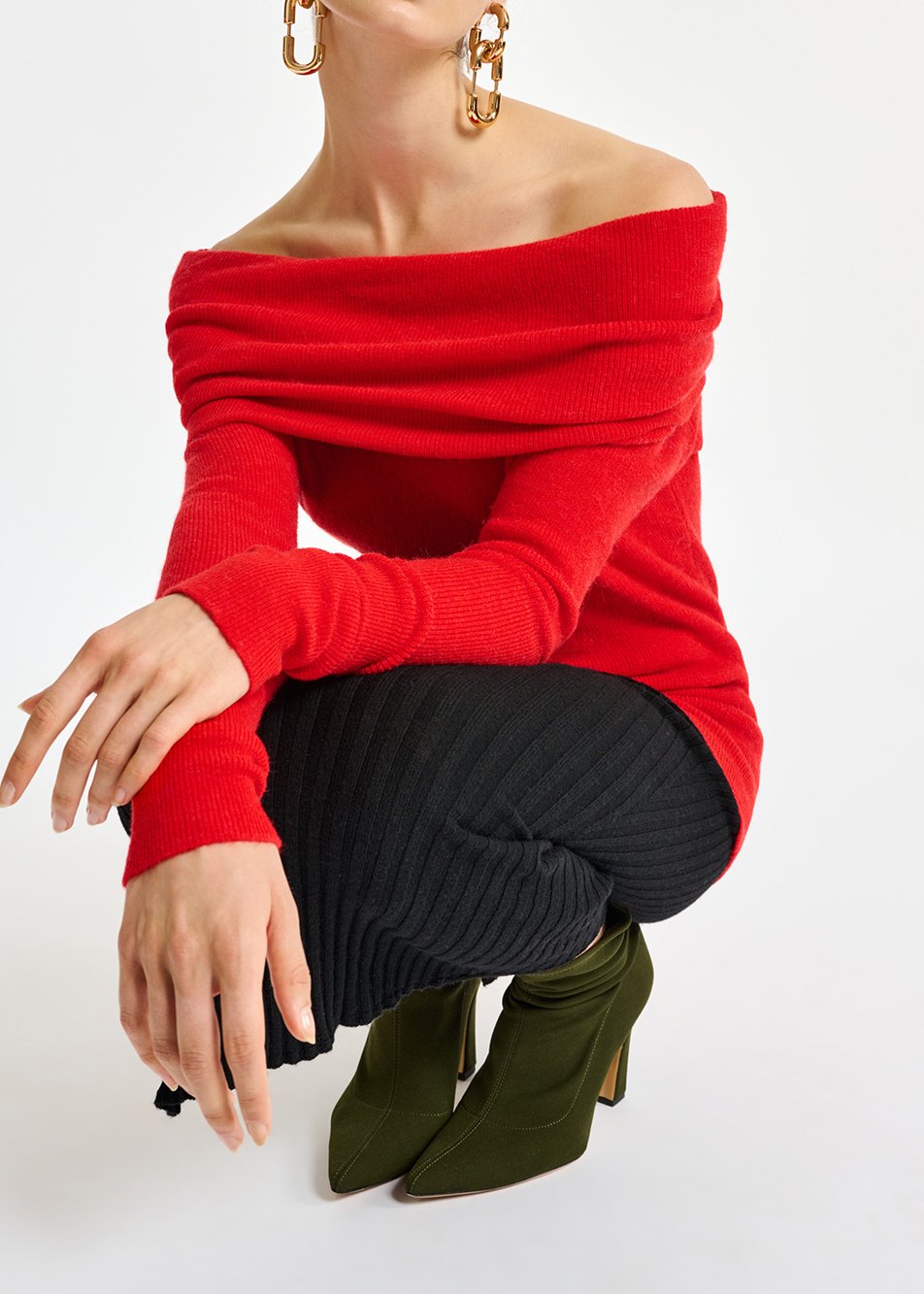 Pull en tricot rouge à  épaules nues RE—SSENTIEL seconde main photo 7