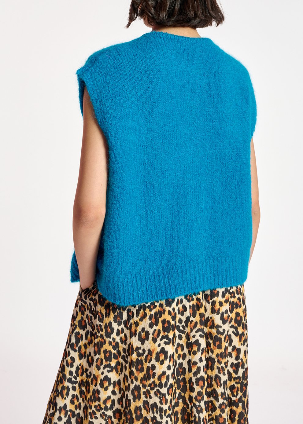 Cardigan sans manches en mohair mélangé bleu RE—SSENTIEL seconde main photo 4