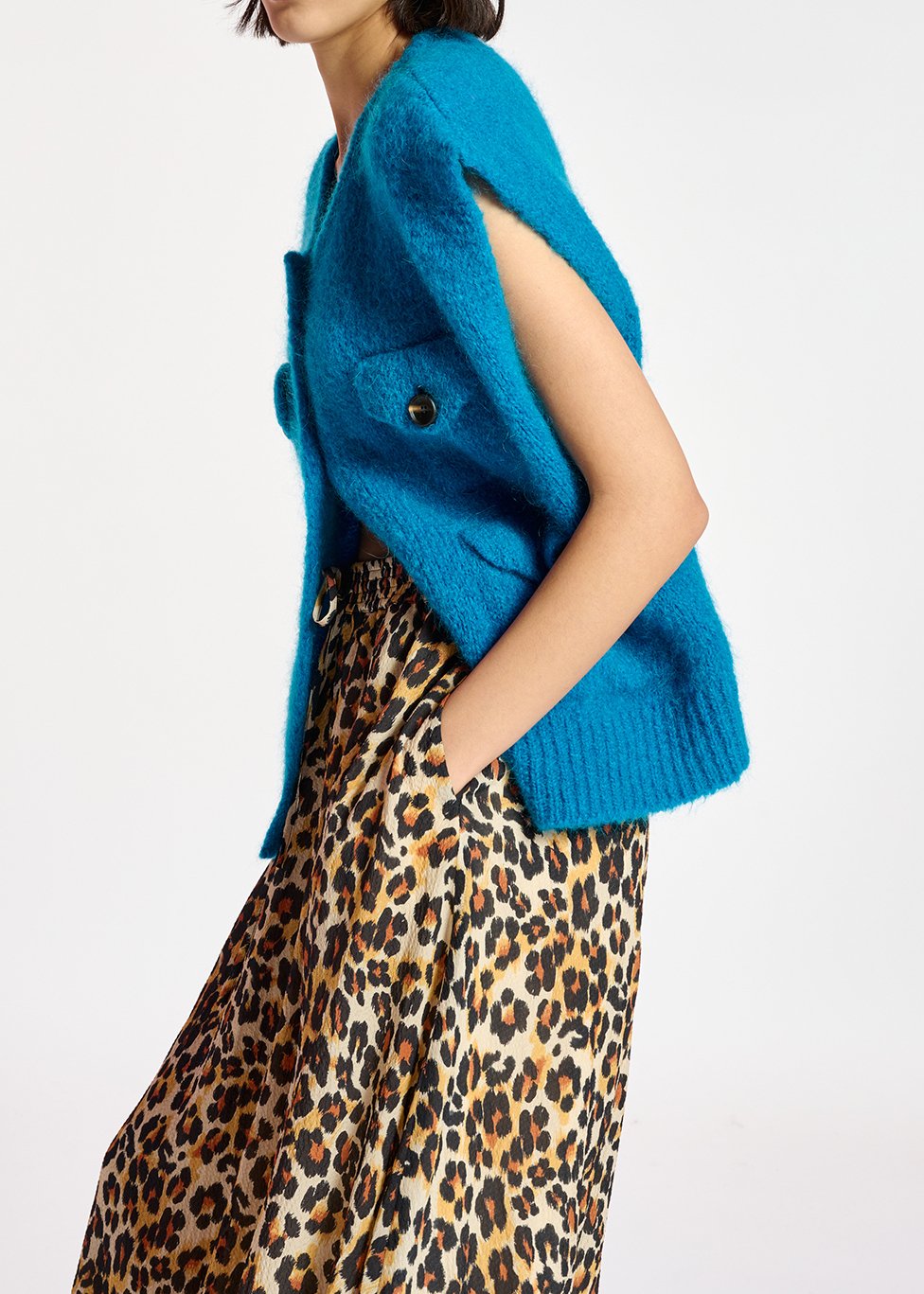 Cardigan sans manches en mohair mélangé bleu RE—SSENTIEL seconde main photo 7