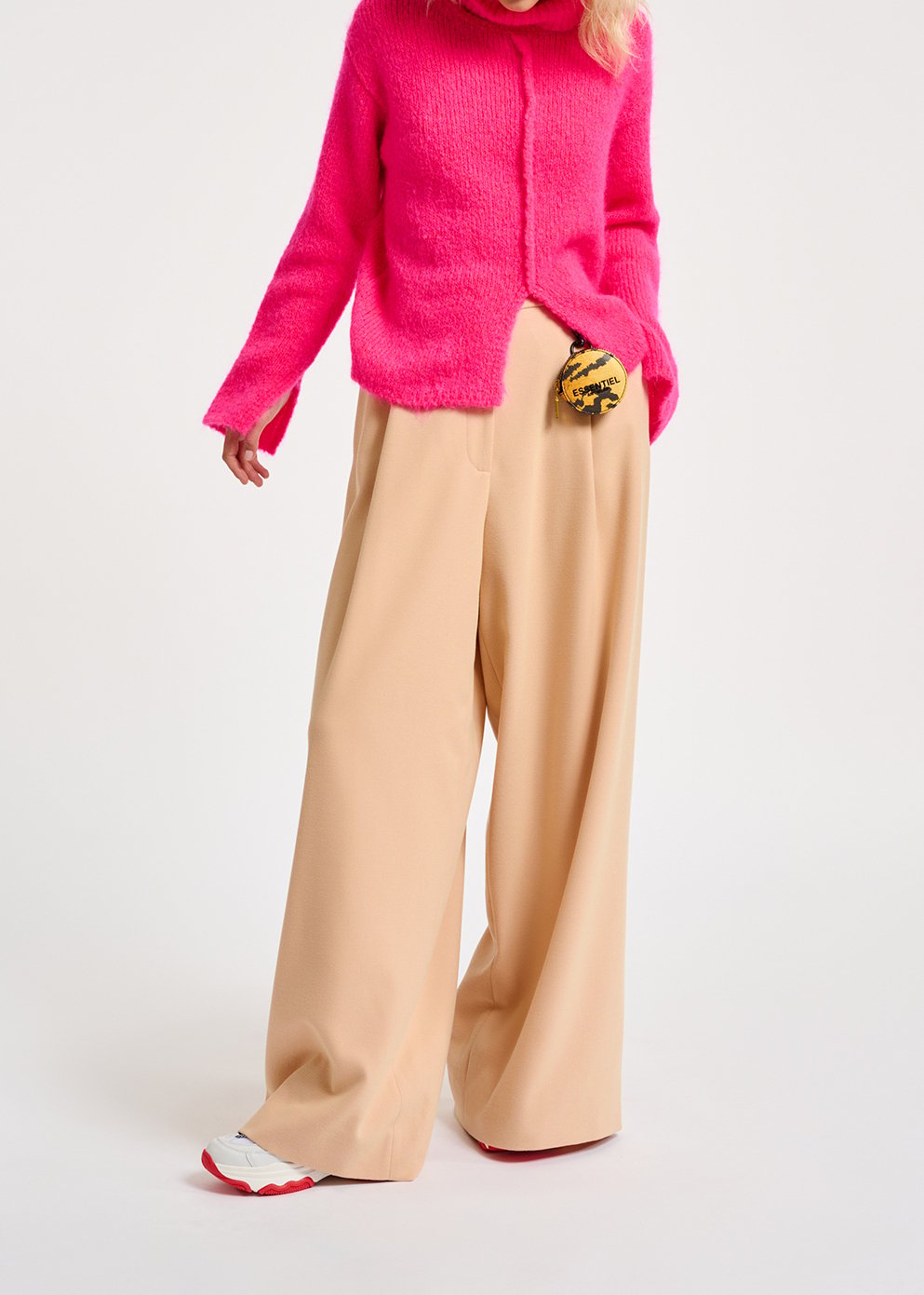 Pull à  col roulé en mohair mélangé rose néon RE—SSENTIEL seconde main photo 4