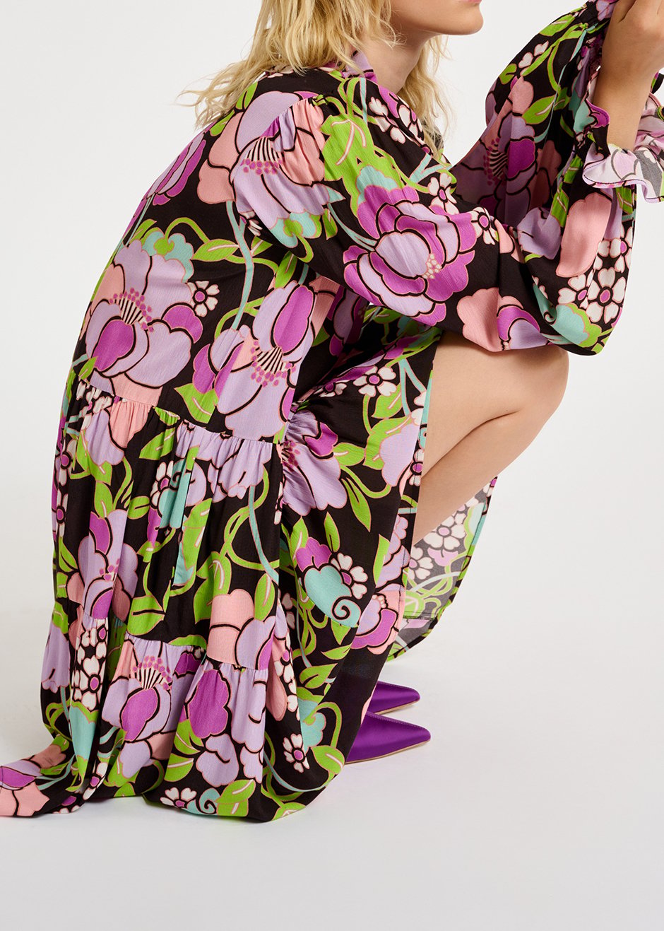 Zwarte midi-jurk met volants en bloemen RE—SSENTIEL tweedehands photo 8