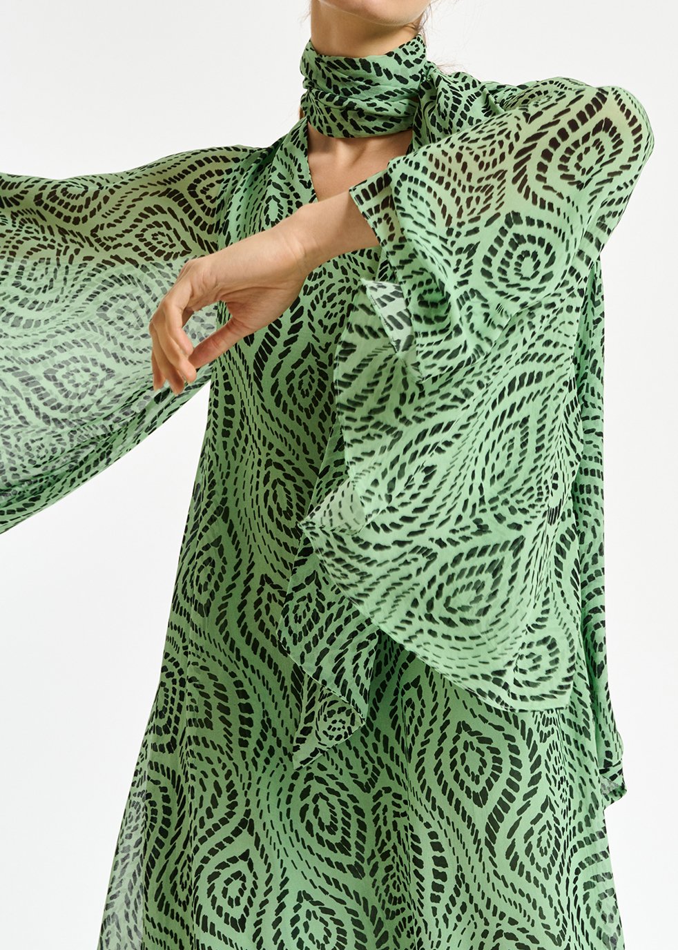 Mint green midi-length dress with geometric print RE—SSENTIEL second-hand photo 6
