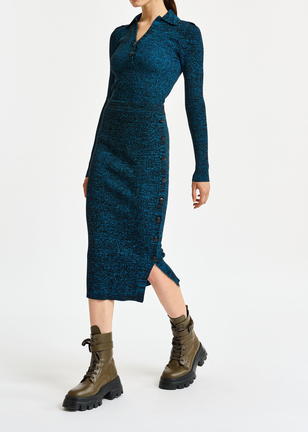 Jupe midi en tricot côtelé bleu et noir mêlés RE—SSENTIEL seconde main photo 3