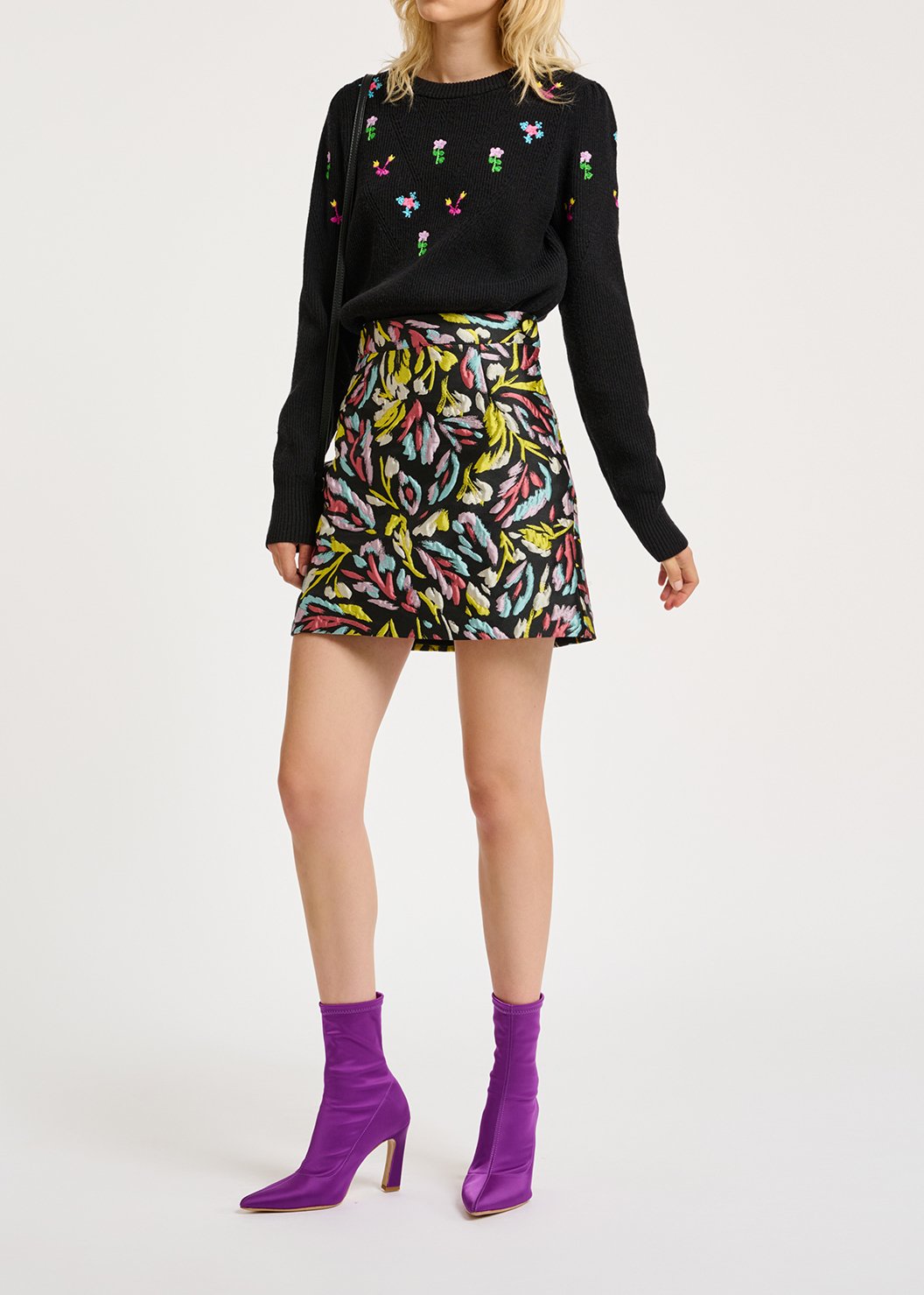 Minirok in zwart, geel en lila jacquard RE—SSENTIEL tweedehands photo 3