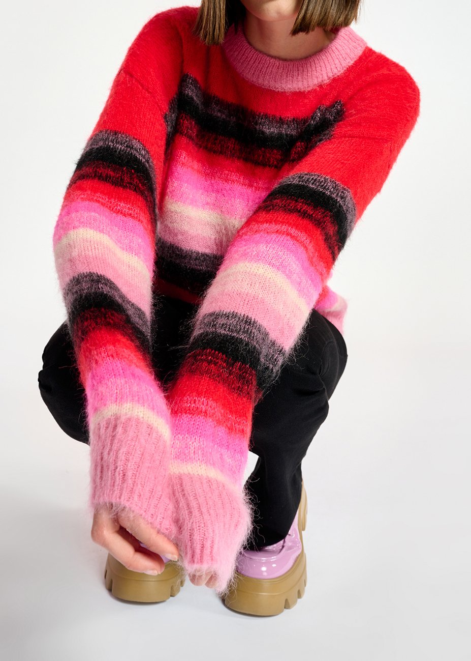 Gebreide trui met rode, roze en zwarte strepen RE—SSENTIEL tweedehands photo 4