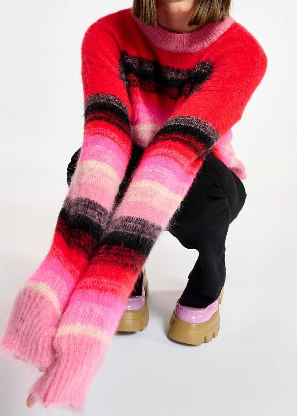 Gebreide trui met rode, roze en zwarte strepen RE—SSENTIEL tweedehands photo 7