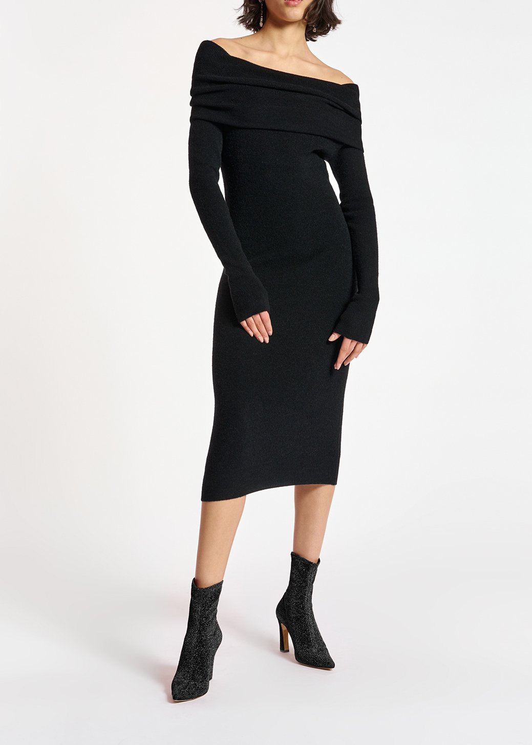 Robe en tricot noir à  épaules nues RE—SSENTIEL seconde main photo 3