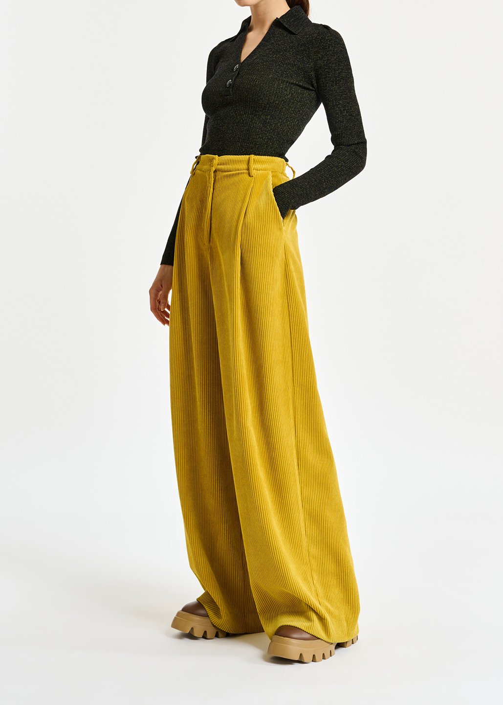 Pantalon large en velours ocre RE—SSENTIEL seconde main photo 3