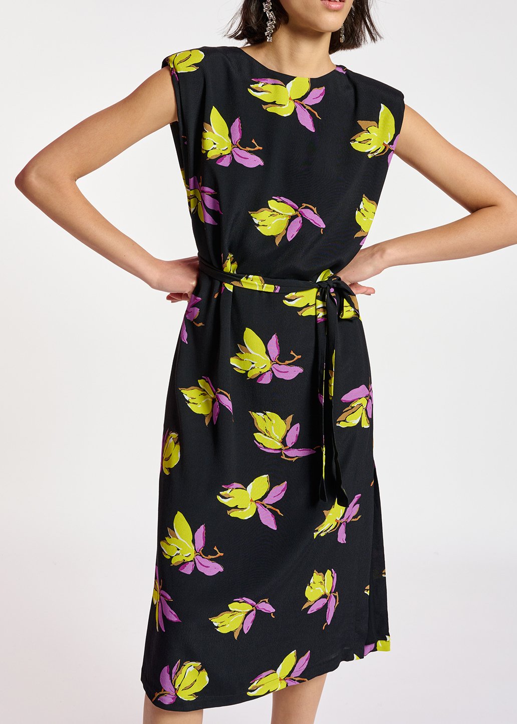 Black floral-print midi-length dress with padded shoulders RE—SSENTIEL second-hand photo 7