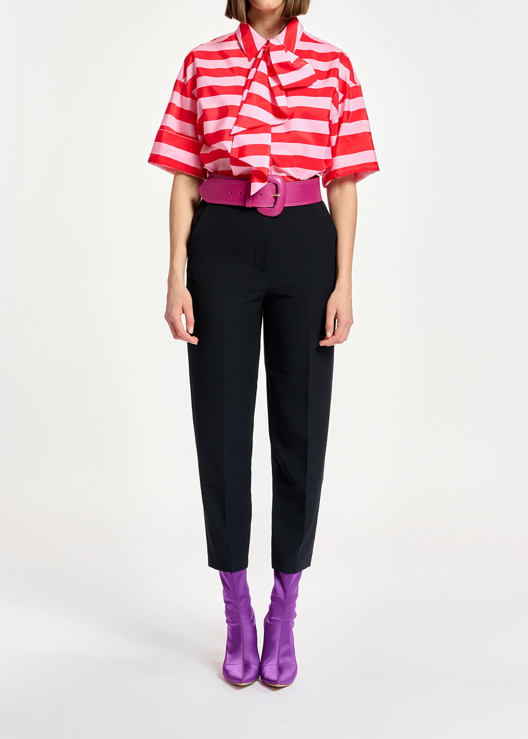 Zwarte broek met smal toelopende pijpen RE—SSENTIEL tweedehands photo 4